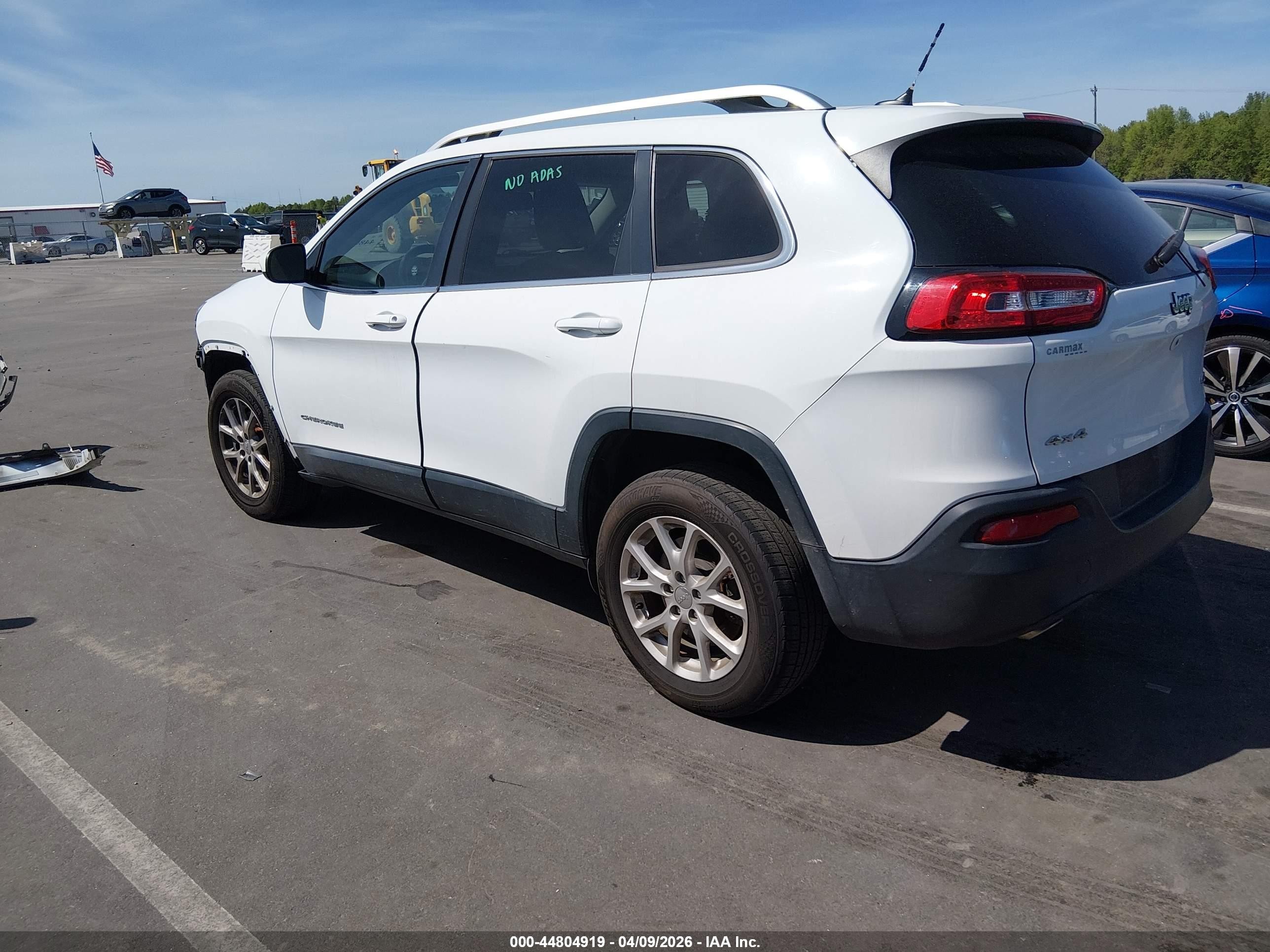 2015 Jeep Cherokee Latitude White vin: 1C4PJMCB2FW696947