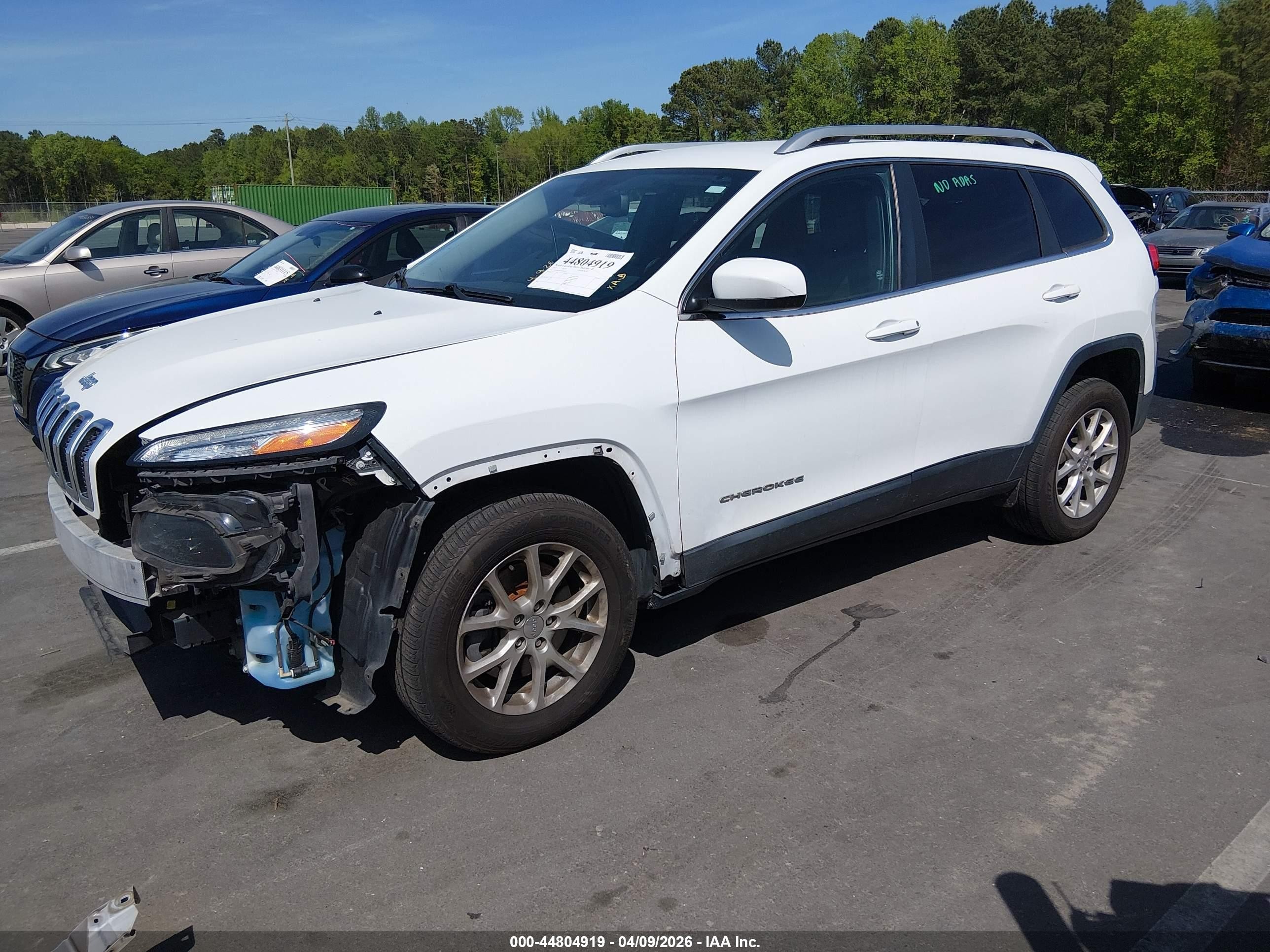 2015 Jeep Cherokee Latitude White vin: 1C4PJMCB2FW696947