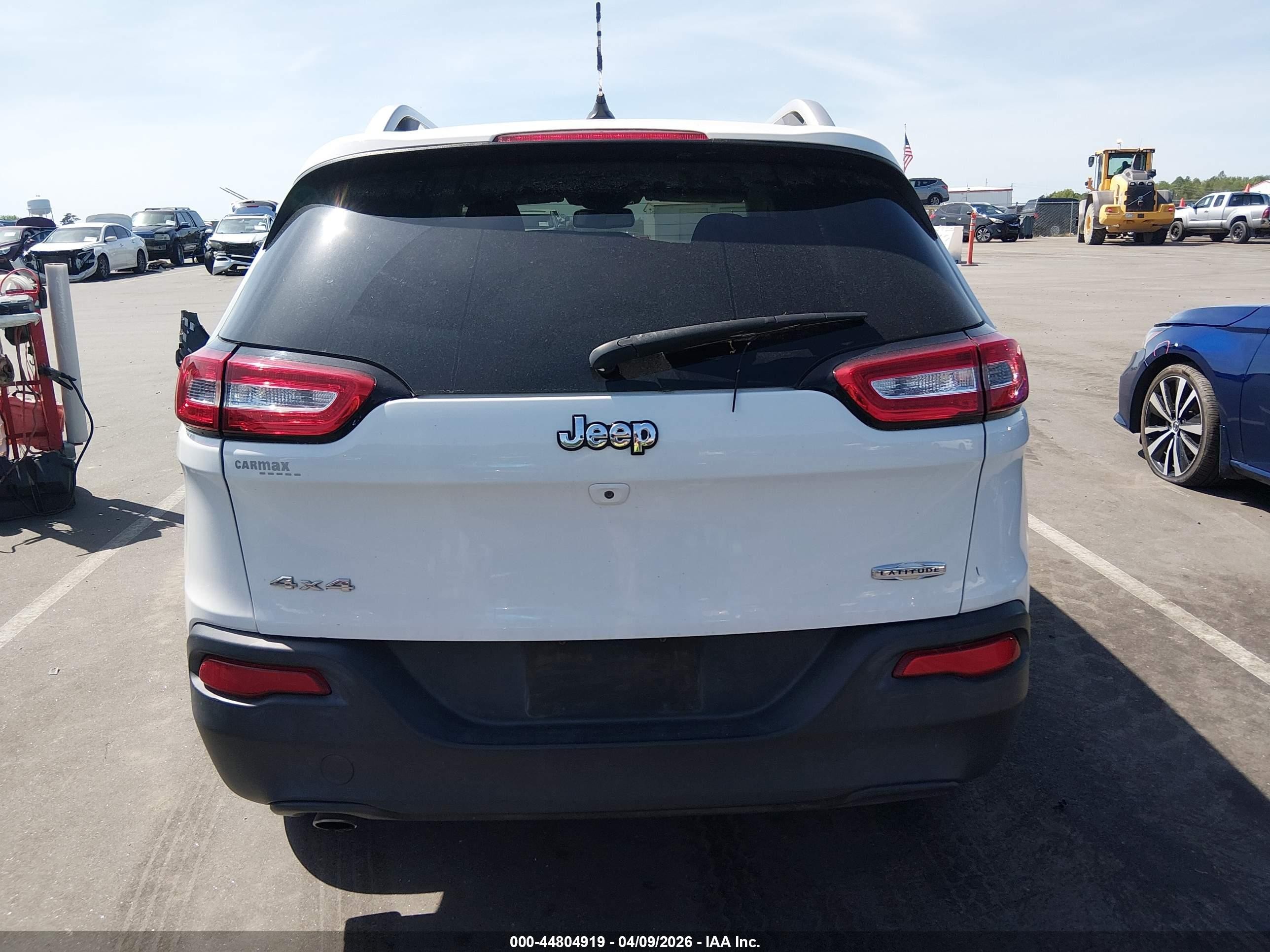 2015 Jeep Cherokee Latitude White vin: 1C4PJMCB2FW696947