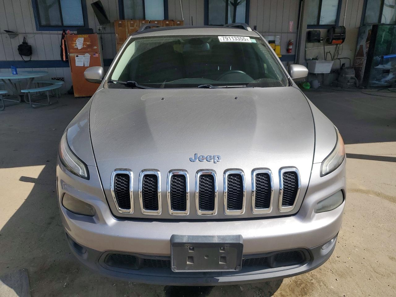 2015 Jeep Cherokee Latitude Silver vin: 1C4PJMCB2FW733978