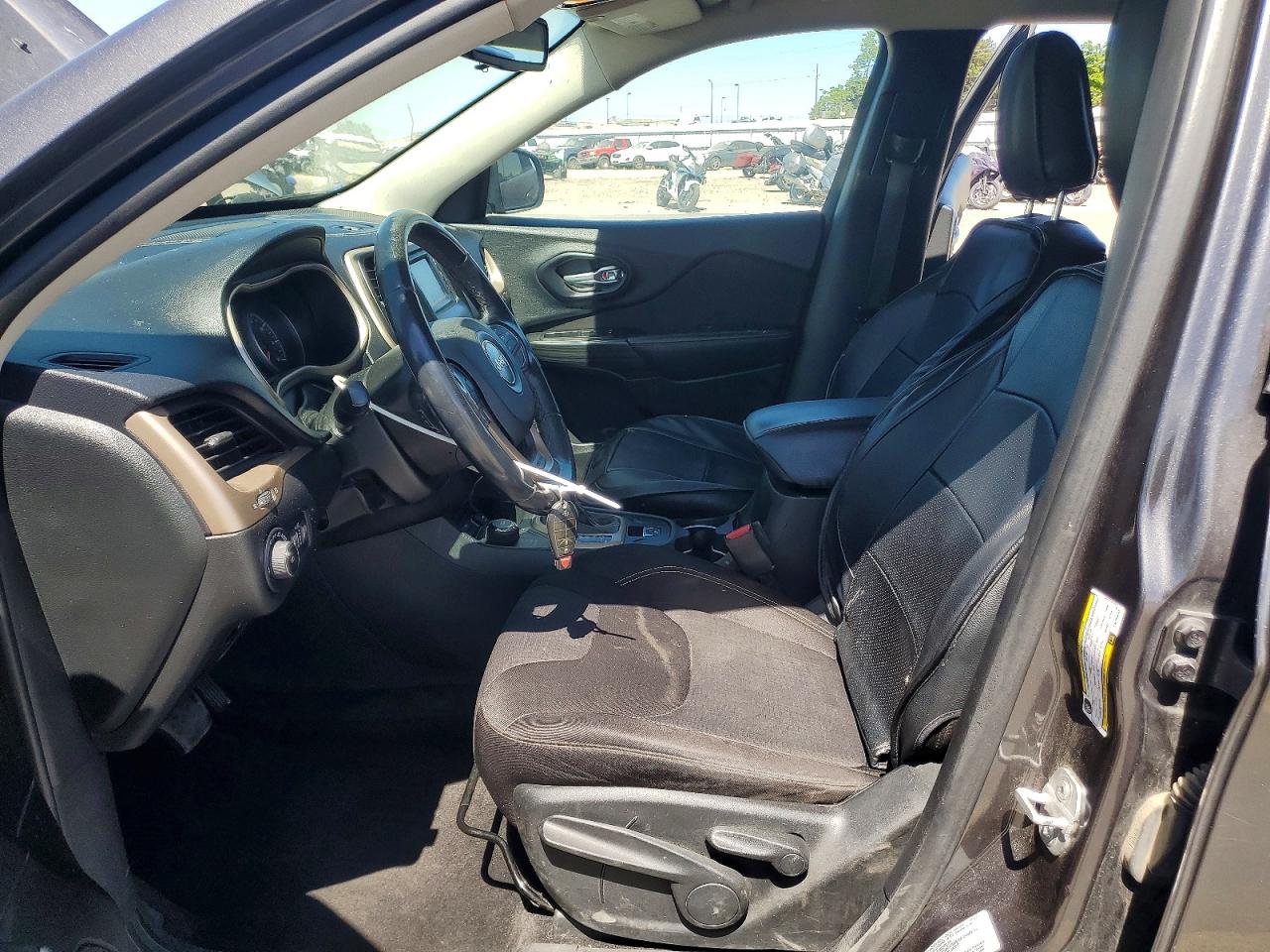 2015 Jeep Cherokee Latitude Gray vin: 1C4PJMCB2FW749243