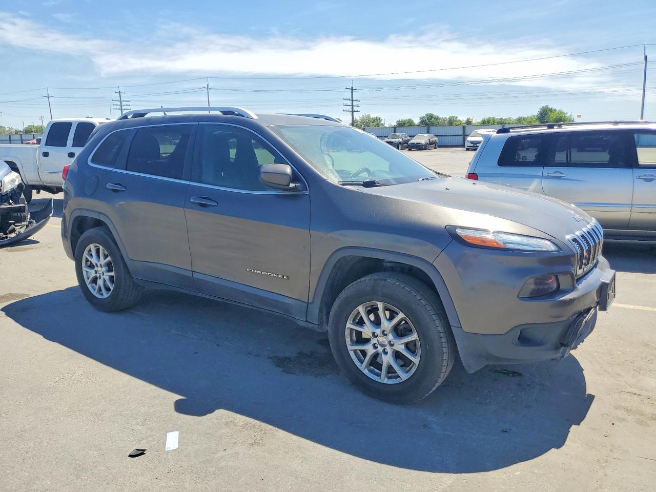 2015 Jeep Cherokee Latitude Gray vin: 1C4PJMCB2FW749243