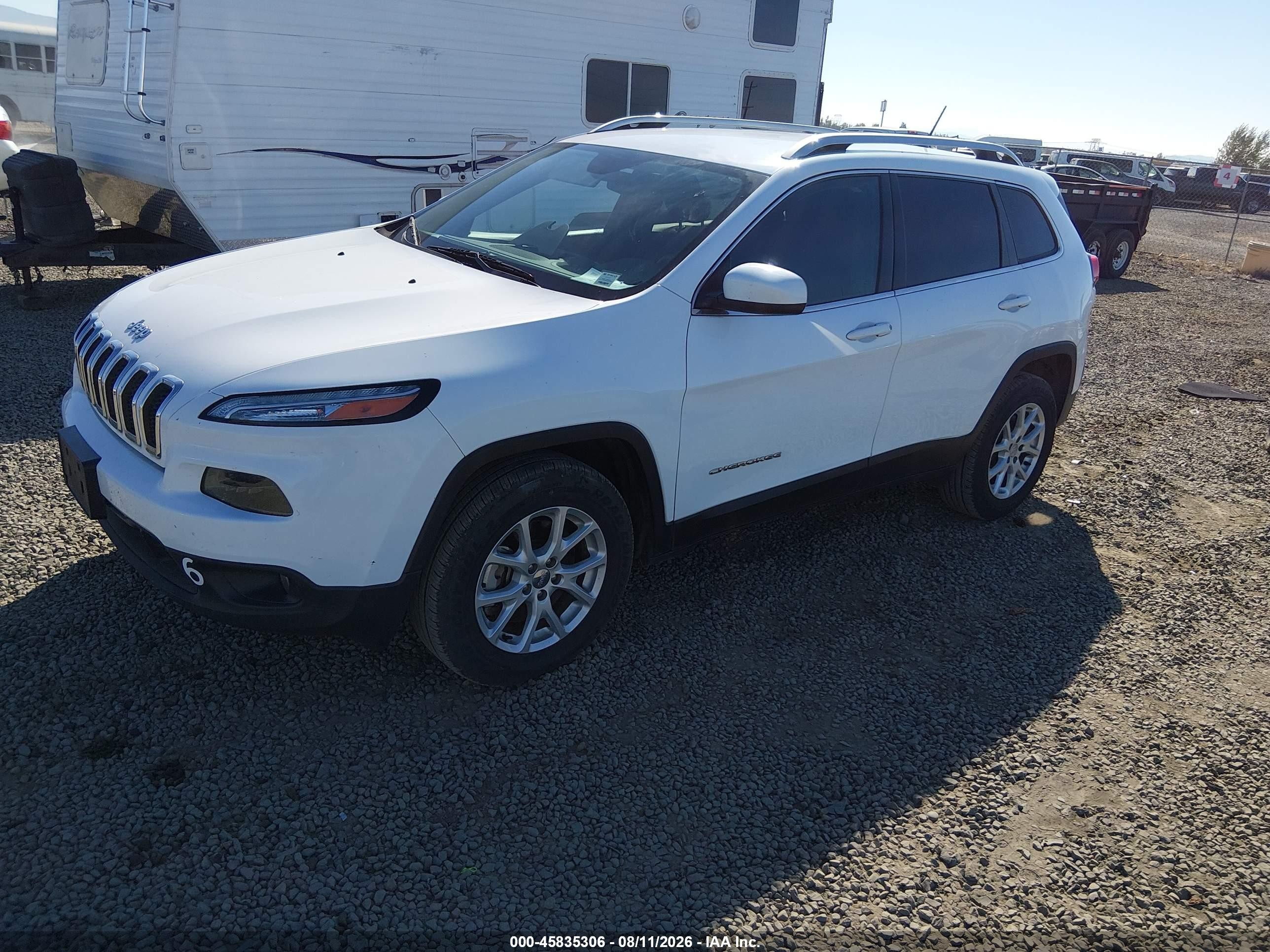 2018 Jeep Cherokee Latitude 4x4 White vin: 1C4PJMCB2JD528651