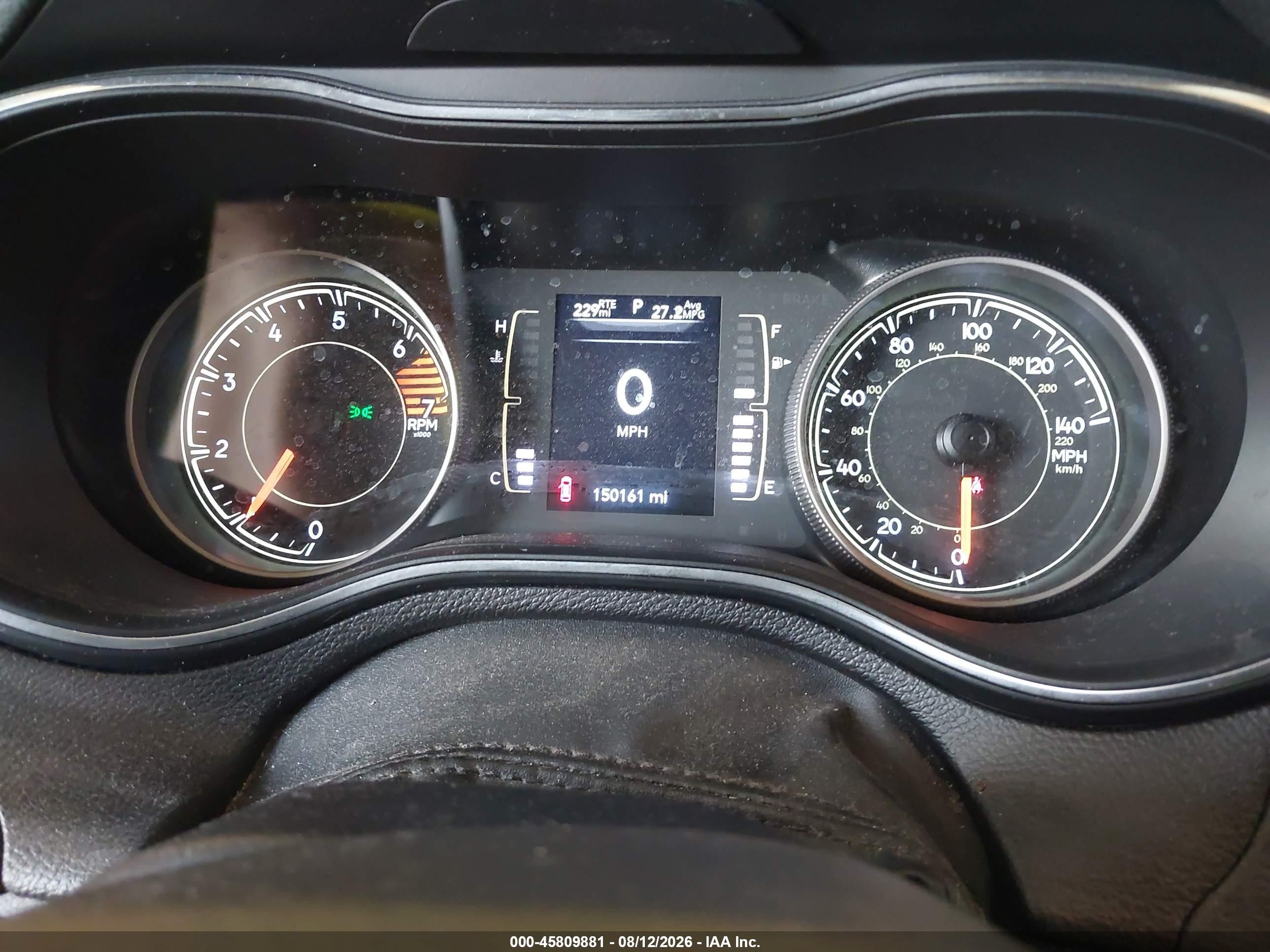2019 Jeep Cherokee Latitude 4x4 Silver vin: 1C4PJMCB2KD444945