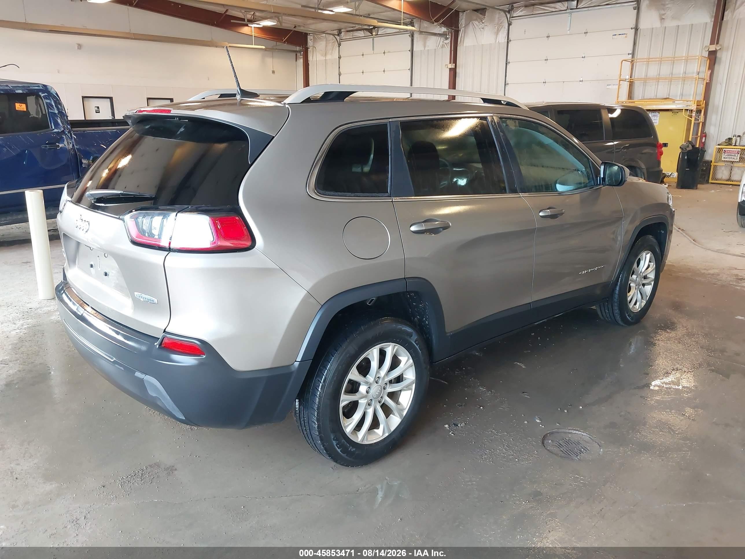 2019 Jeep Cherokee Latitude 4x4 Brown vin: 1C4PJMCB2KD449451
