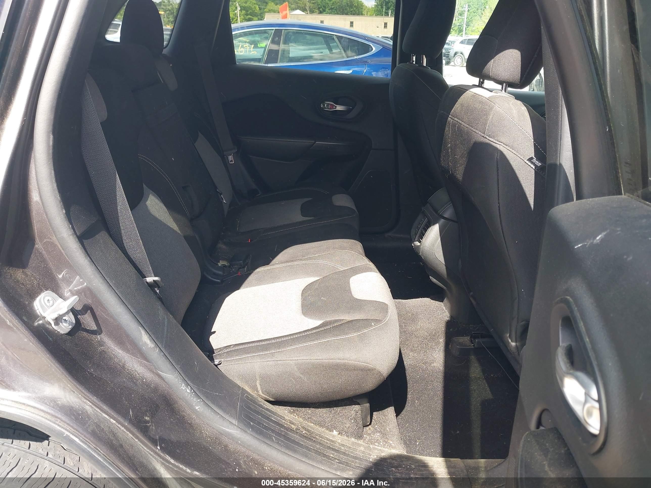 2014 Jeep Cherokee Latitude Серый vin: 1C4PJMCB3EW147076