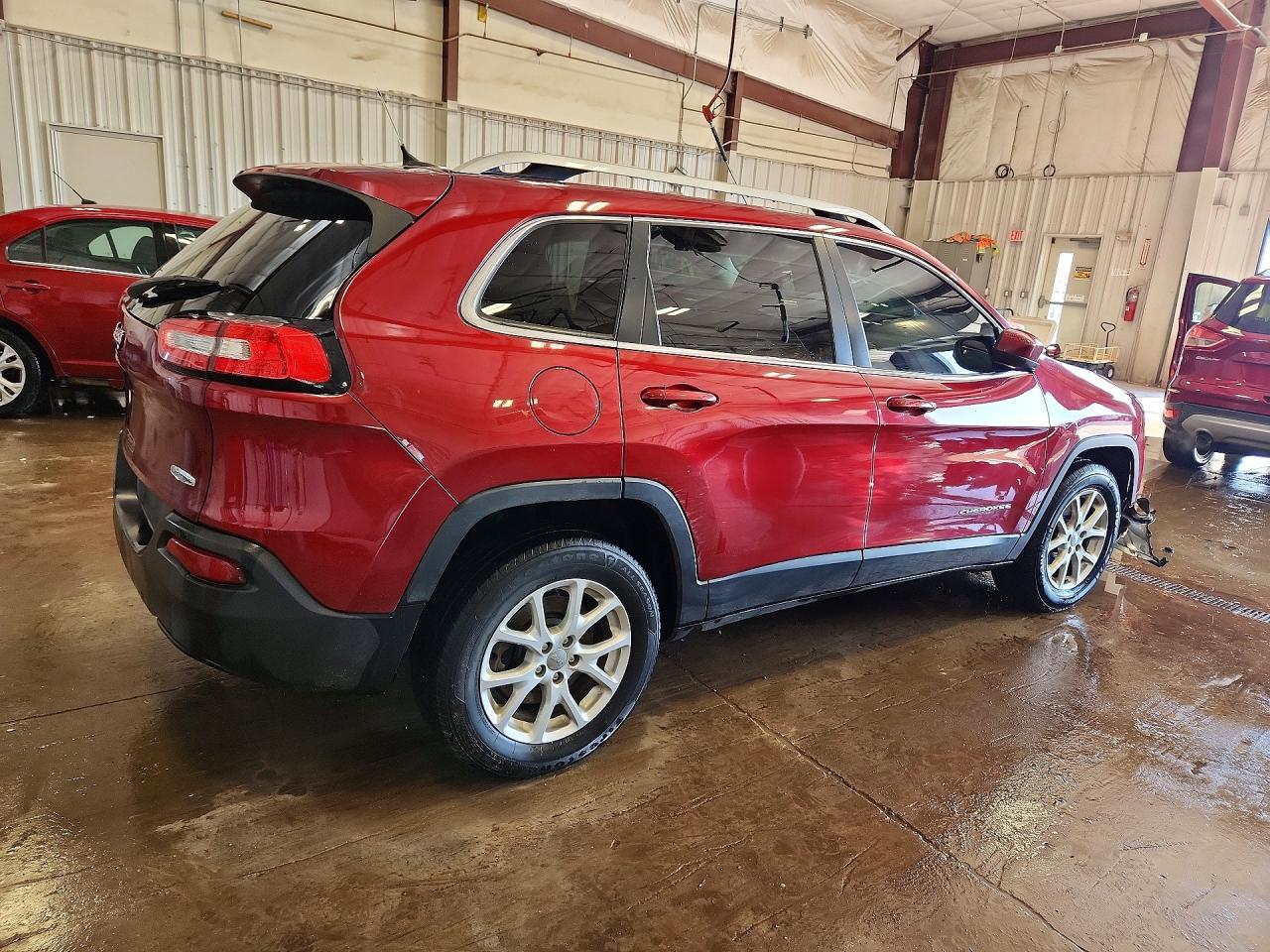 2014 Jeep Cherokee Latitude Red vin: 1C4PJMCB3EW308011