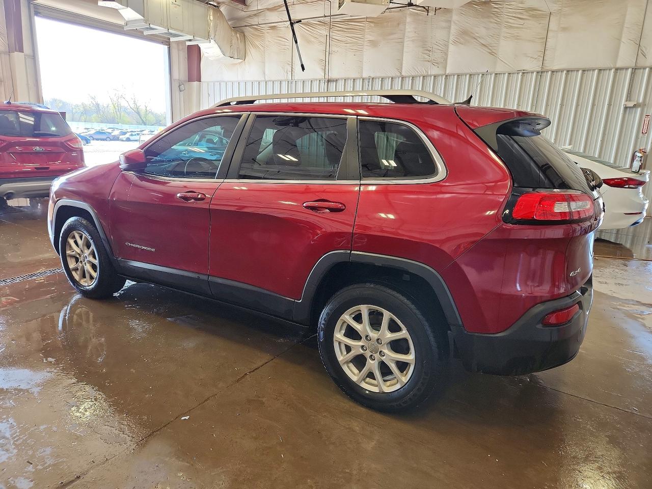 2014 Jeep Cherokee Latitude Red vin: 1C4PJMCB3EW308011