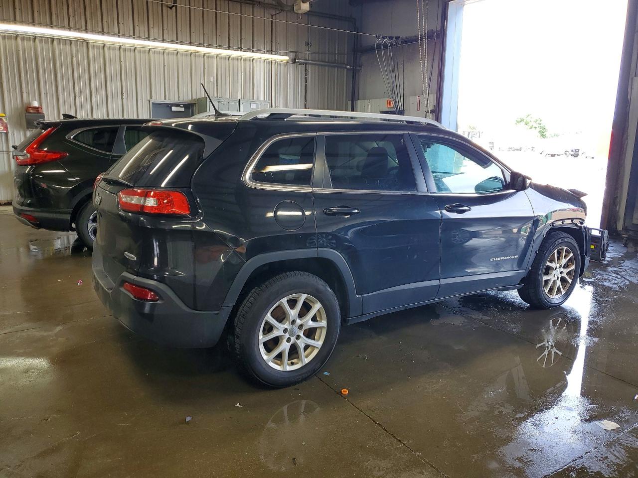 2015 Jeep Cherokee Latitude Black vin: 1C4PJMCB3FW553053