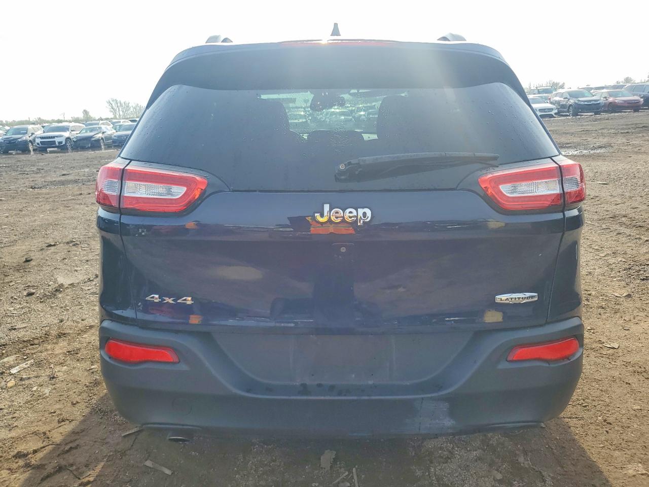 2015 Jeep Cherokee Latitude Blue vin: 1C4PJMCB3FW594640