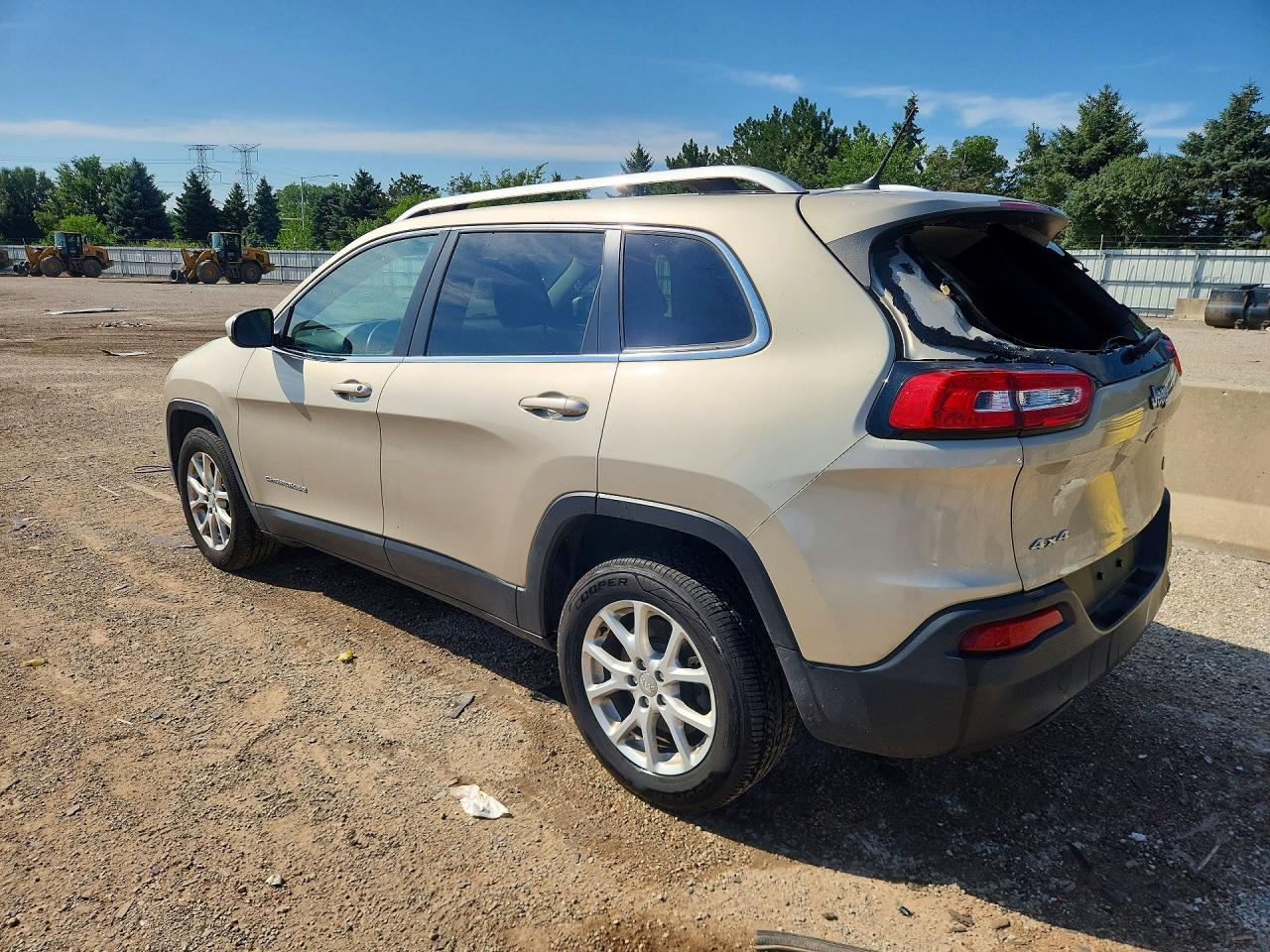 2015 Jeep Cherokee Latitude Бежевый vin: 1C4PJMCB3FW651645