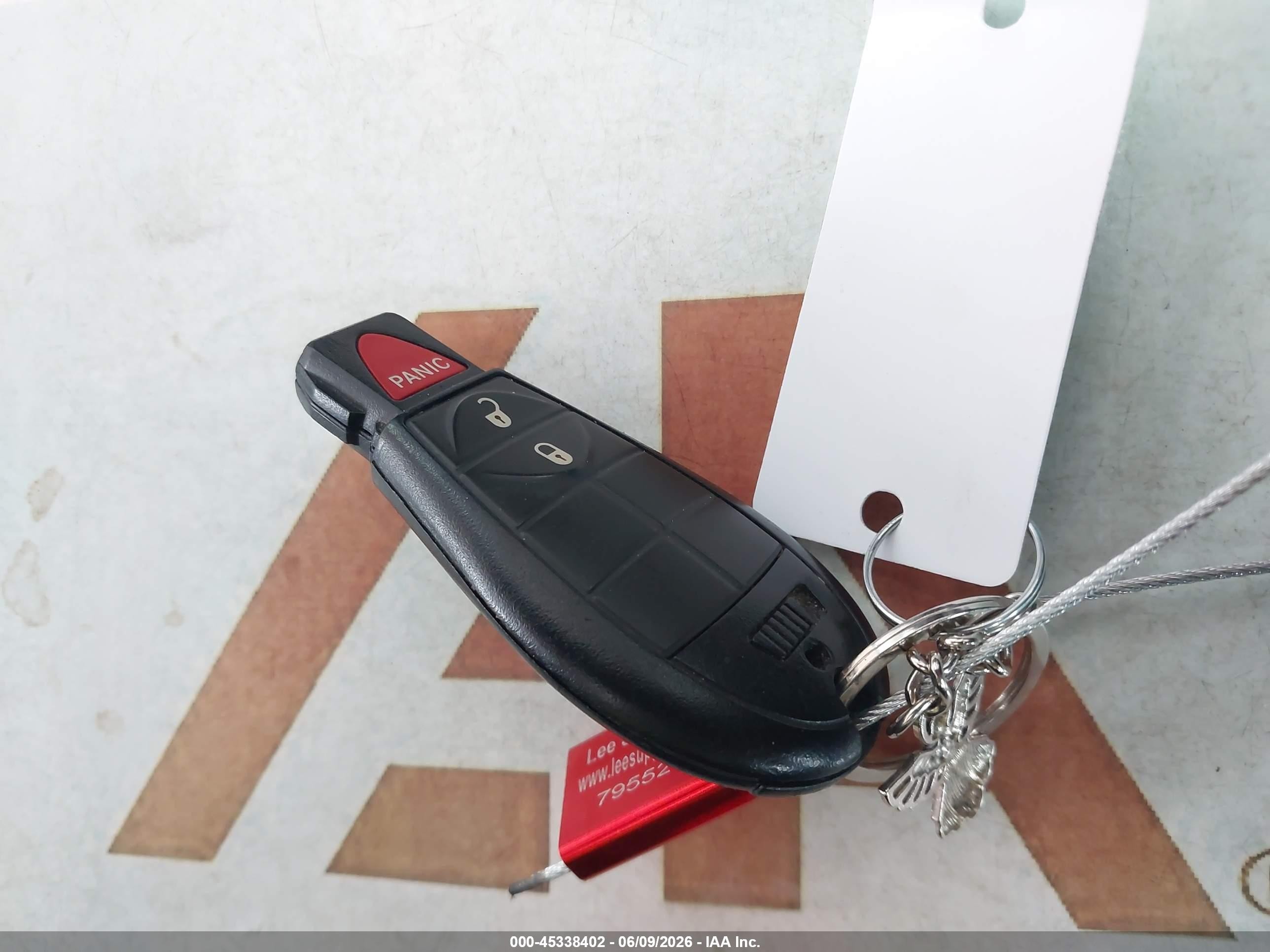 2015 Jeep Cherokee Latitude Серебряный vin: 1C4PJMCB3FW672639