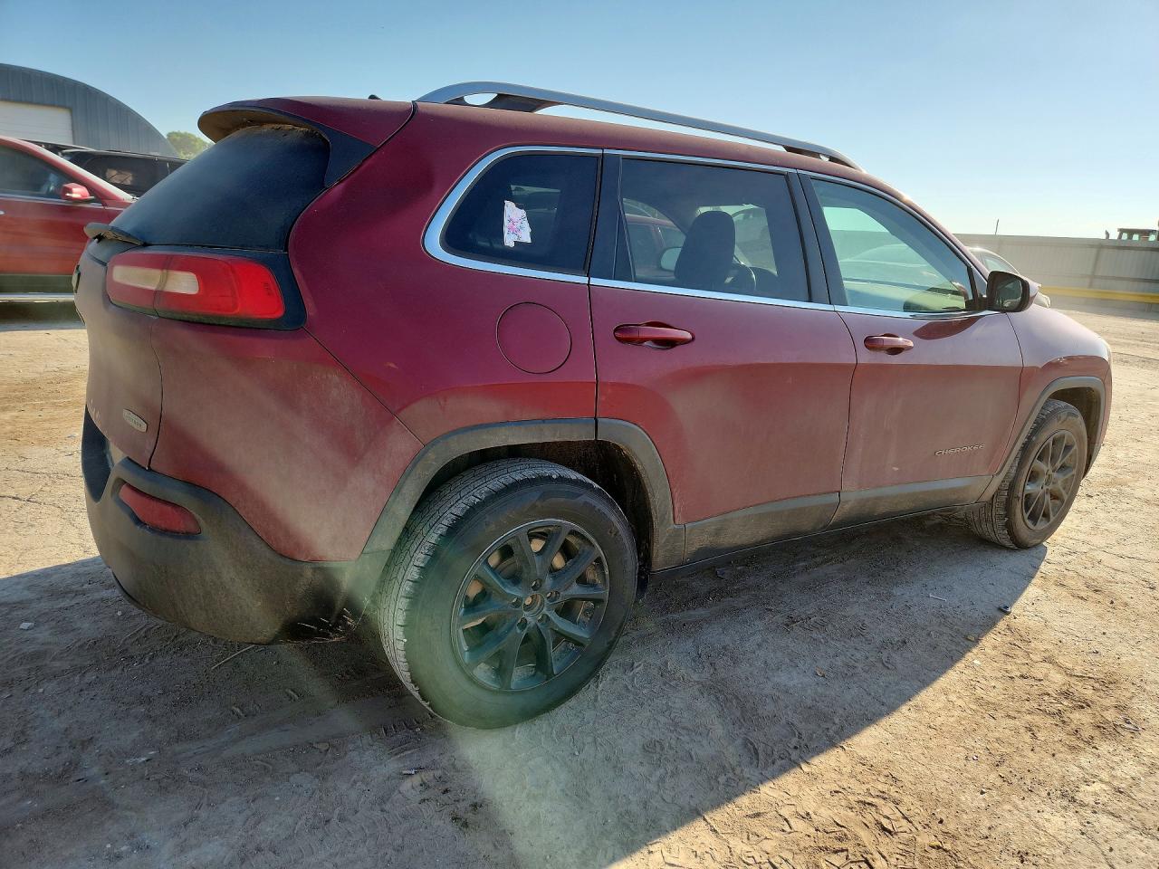 2015 Jeep Cherokee Latitude Red vin: 1C4PJMCB3FW691918