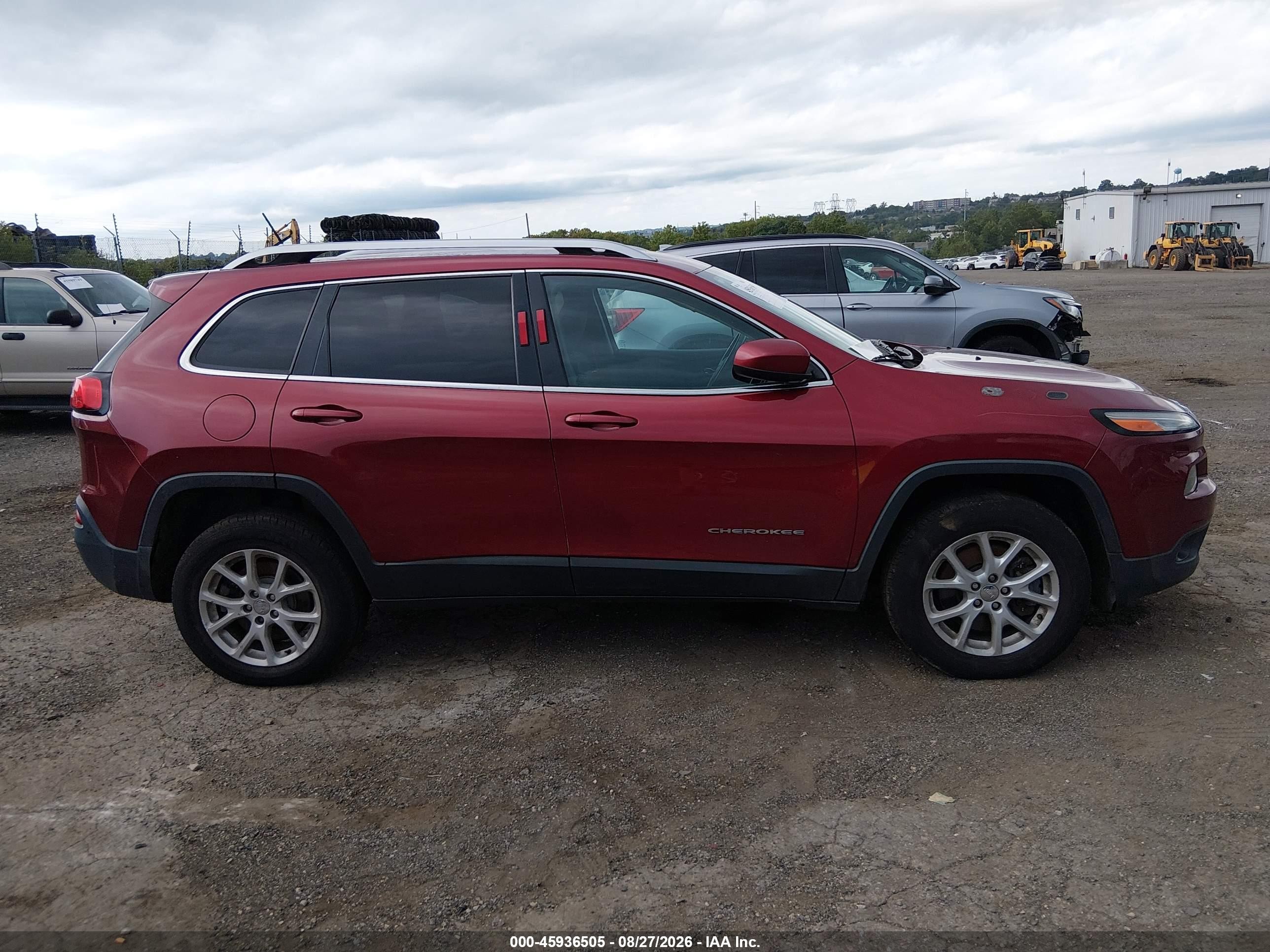 2015 Jeep Cherokee Latitude Burgundy vin: 1C4PJMCB3FW697198