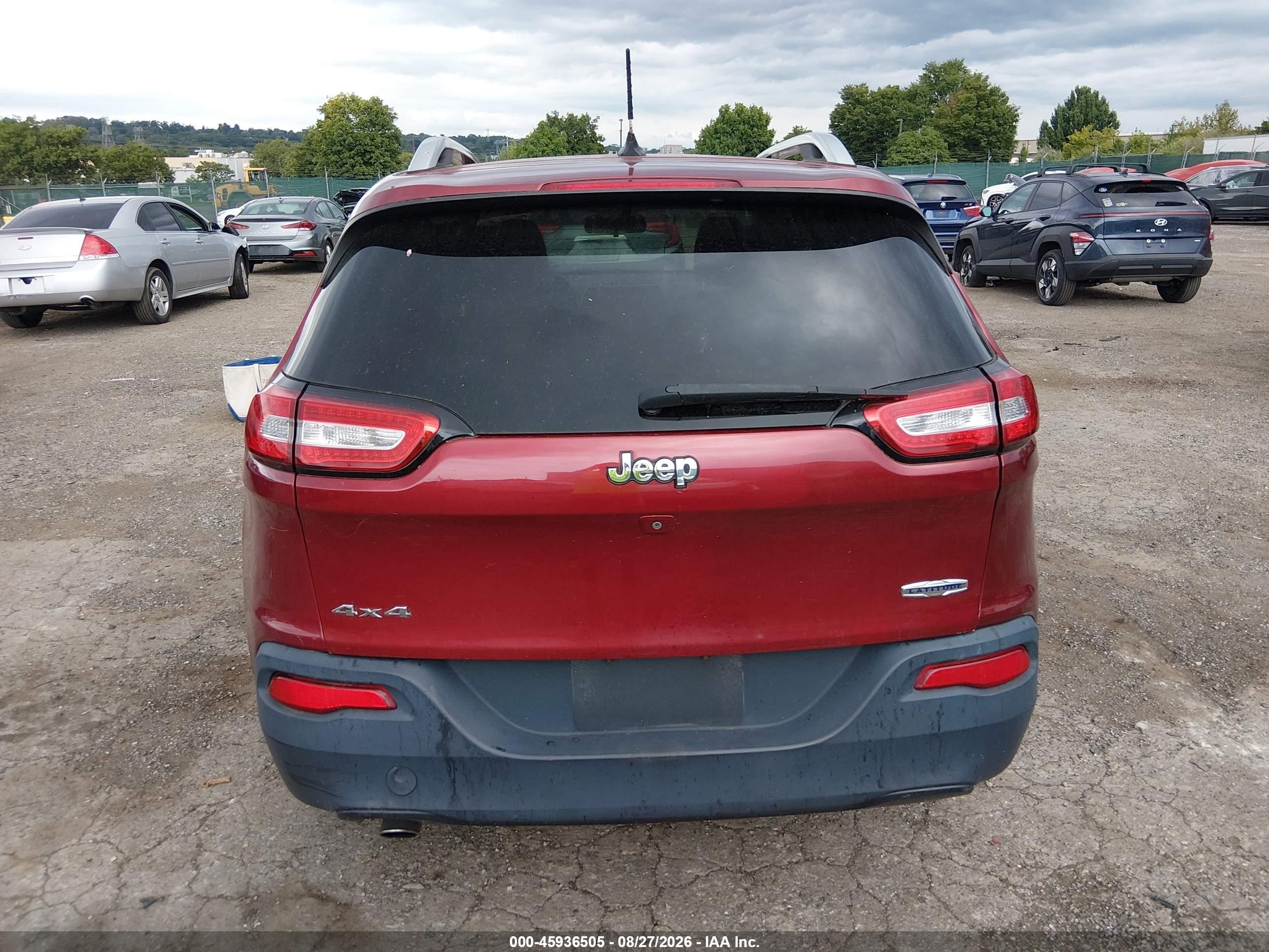 2015 Jeep Cherokee Latitude Burgundy vin: 1C4PJMCB3FW697198