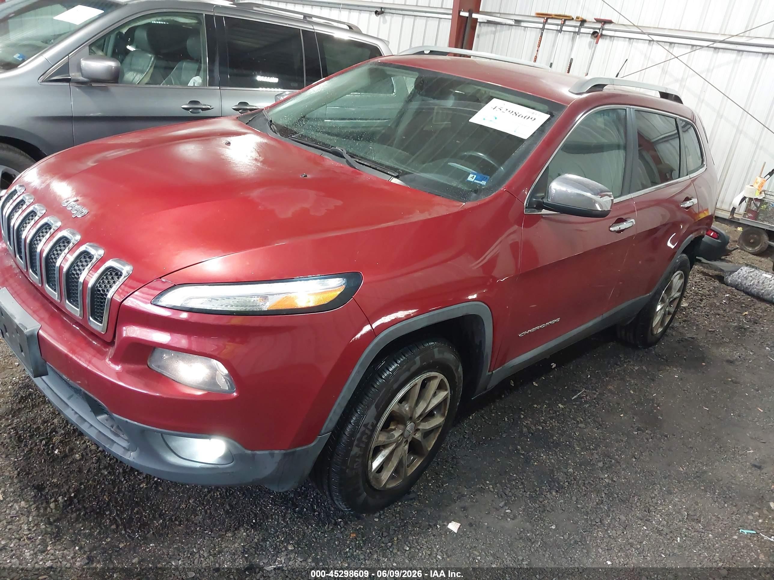 2015 Jeep Cherokee Latitude Red vin: 1C4PJMCB3FW697475