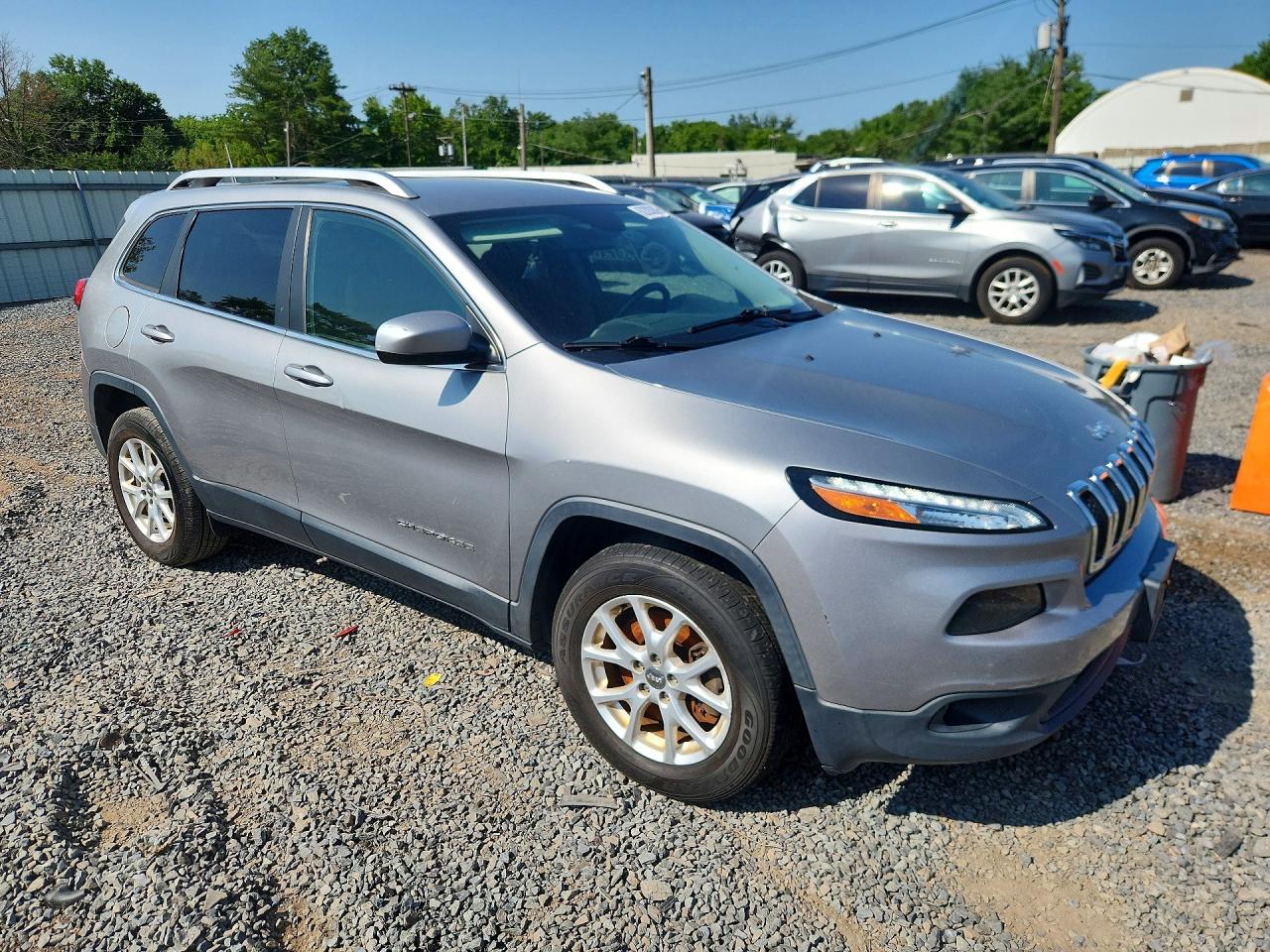2015 Jeep Cherokee Latitude Gray vin: 1C4PJMCB3FW734542