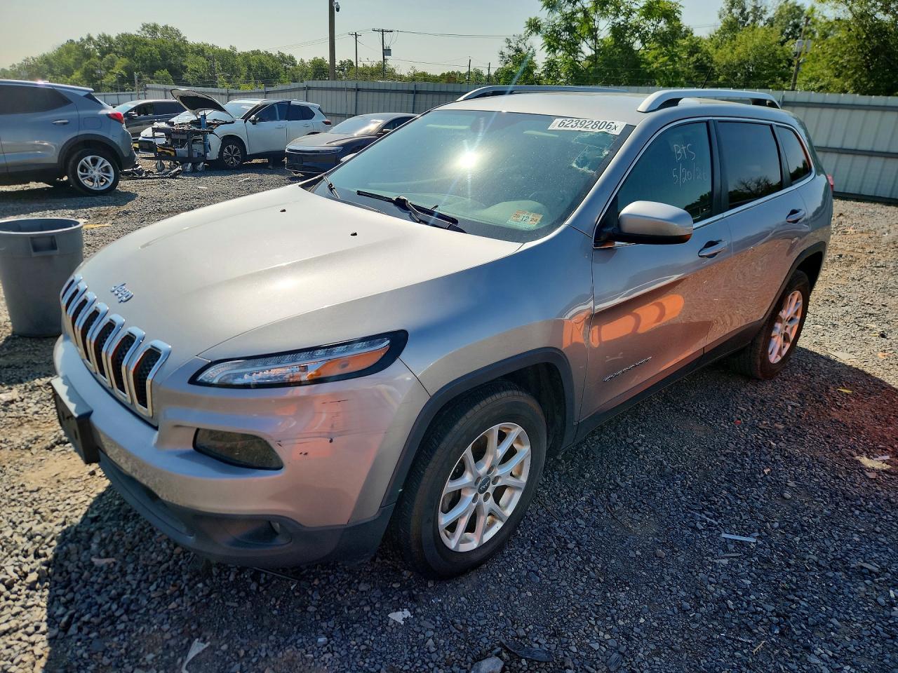 2015 Jeep Cherokee Latitude Gray vin: 1C4PJMCB3FW734542