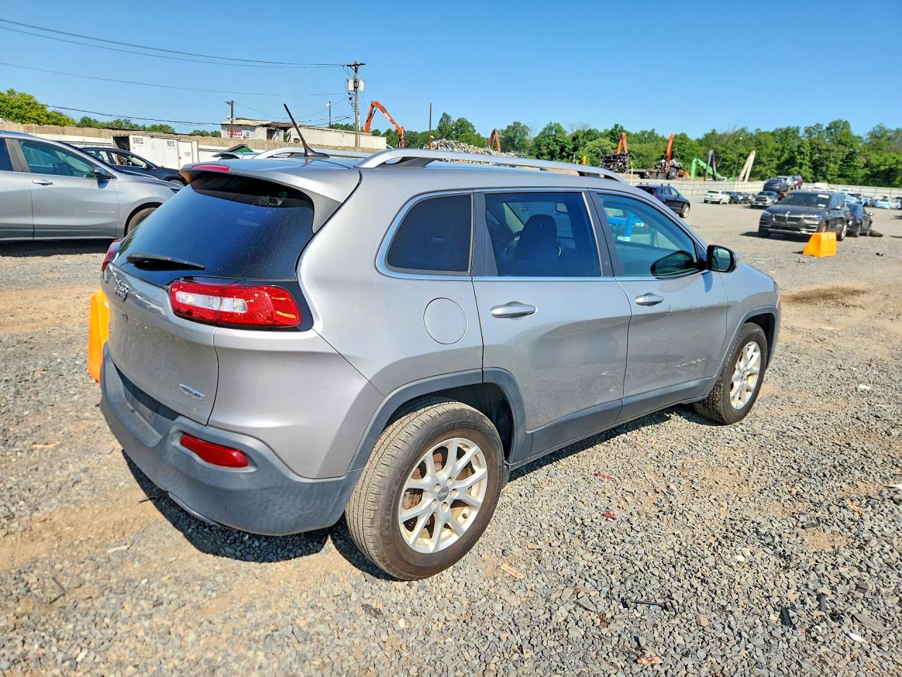 2015 Jeep Cherokee Latitude Gray vin: 1C4PJMCB3FW734542