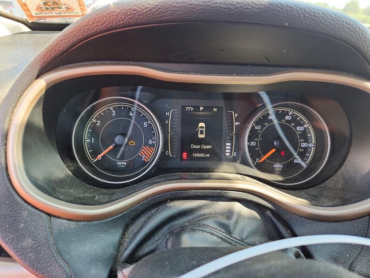 2015 Jeep Cherokee Latitude Gray vin: 1C4PJMCB3FW734542