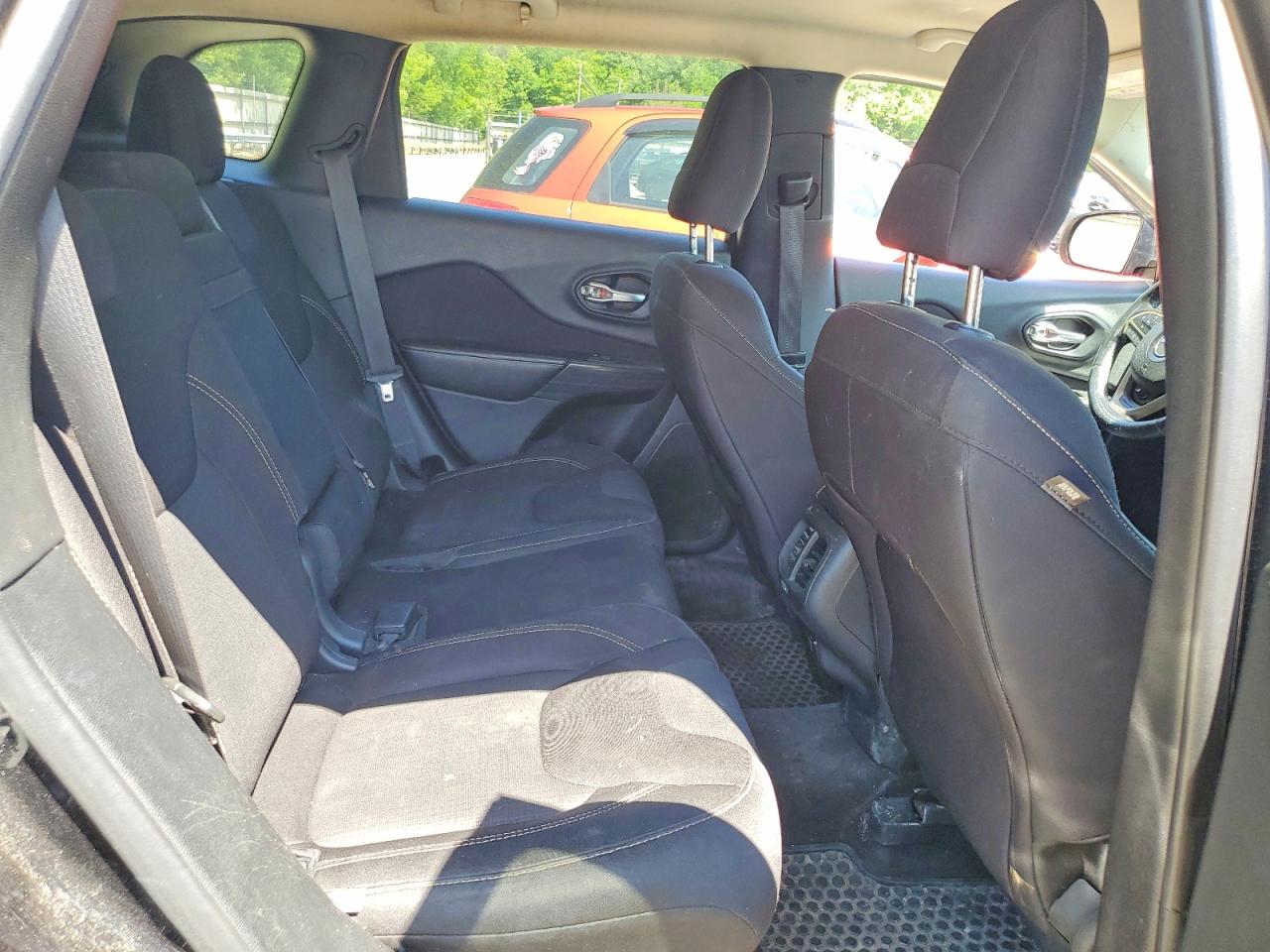 2015 Jeep Cherokee Latitude Black vin: 1C4PJMCB3FW751261