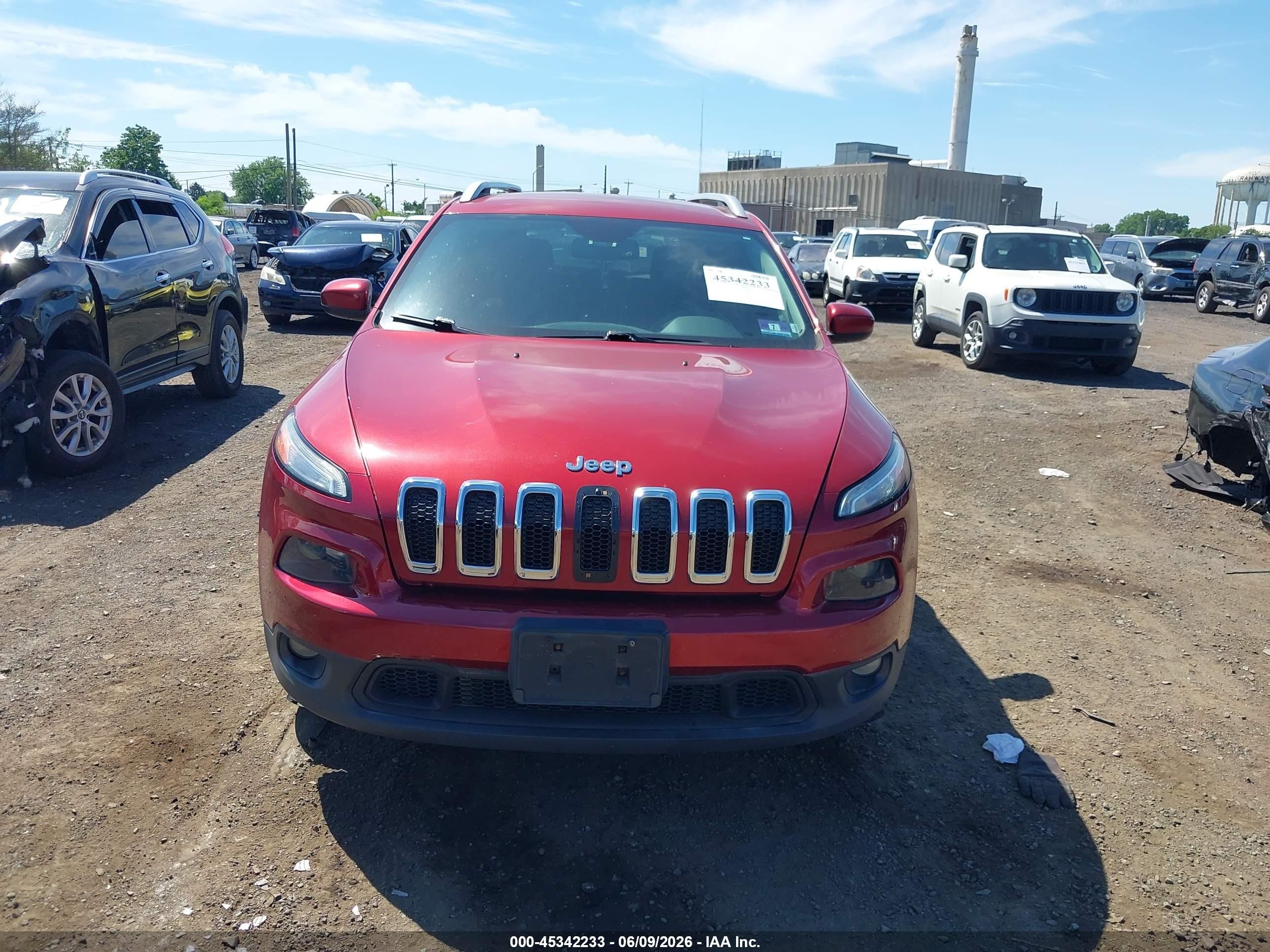 2015 Jeep Cherokee Latitude Burgundy vin: 1C4PJMCB3FW764172