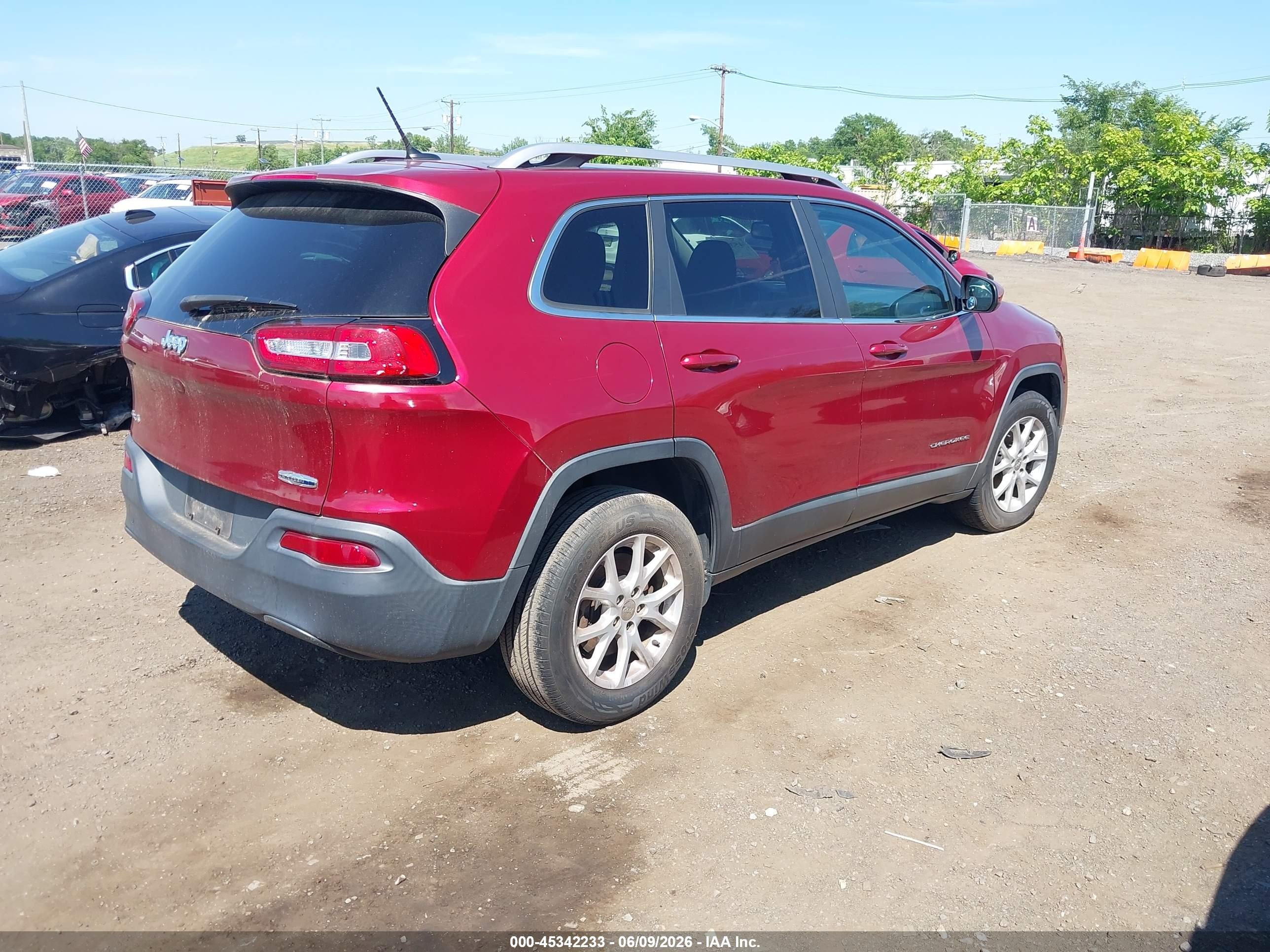 2015 Jeep Cherokee Latitude Burgundy vin: 1C4PJMCB3FW764172