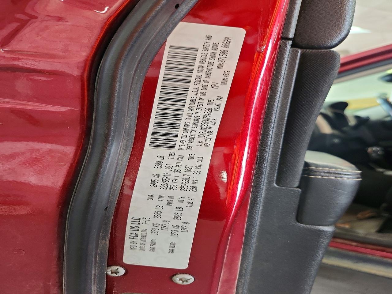 2015 Jeep Cherokee Latitude Red vin: 1C4PJMCB3FW784826