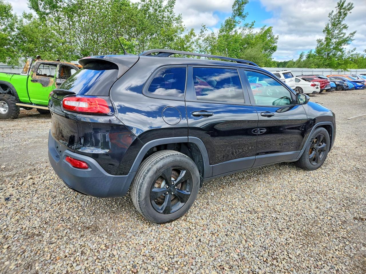 2015 Jeep Cherokee Latitude Black vin: 1C4PJMCB3FW792599