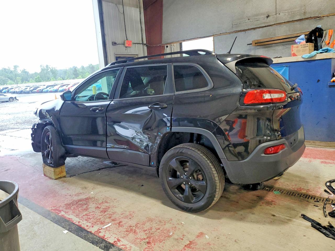 2015 Jeep Cherokee Latitude Black vin: 1C4PJMCB3FW792599