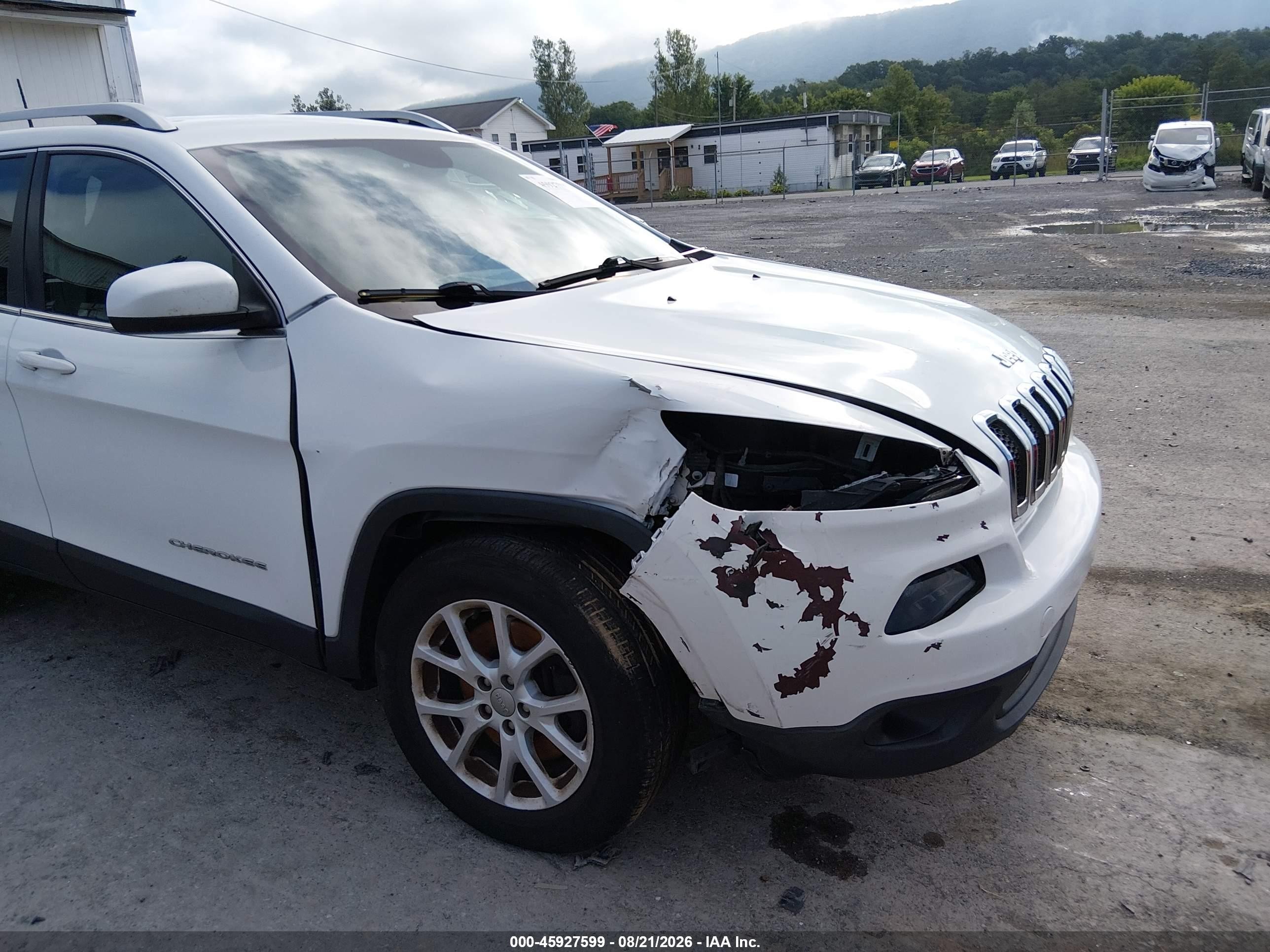 2015 Jeep Cherokee Latitude White vin: 1C4PJMCB3FW795552