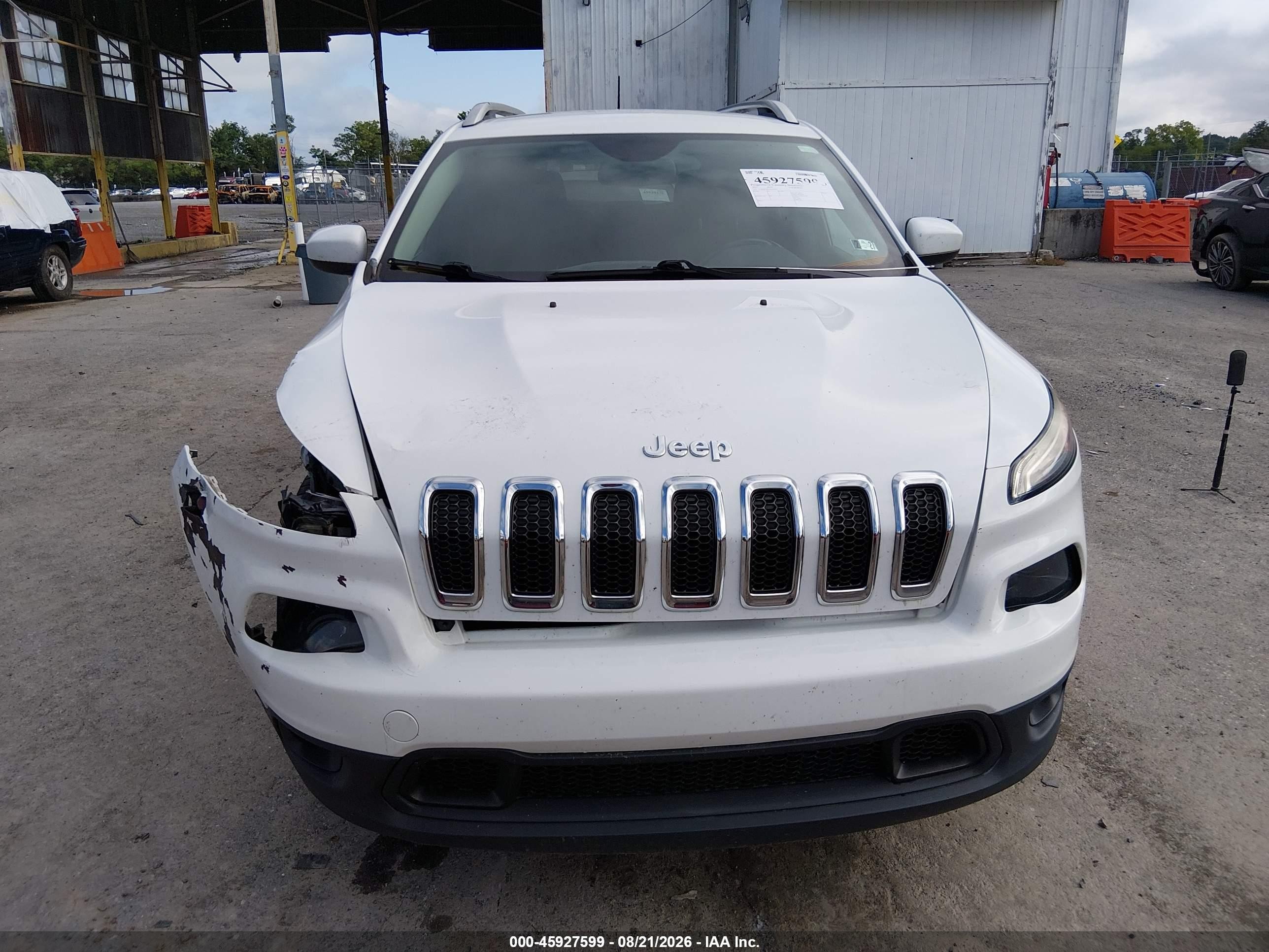 2015 Jeep Cherokee Latitude White vin: 1C4PJMCB3FW795552