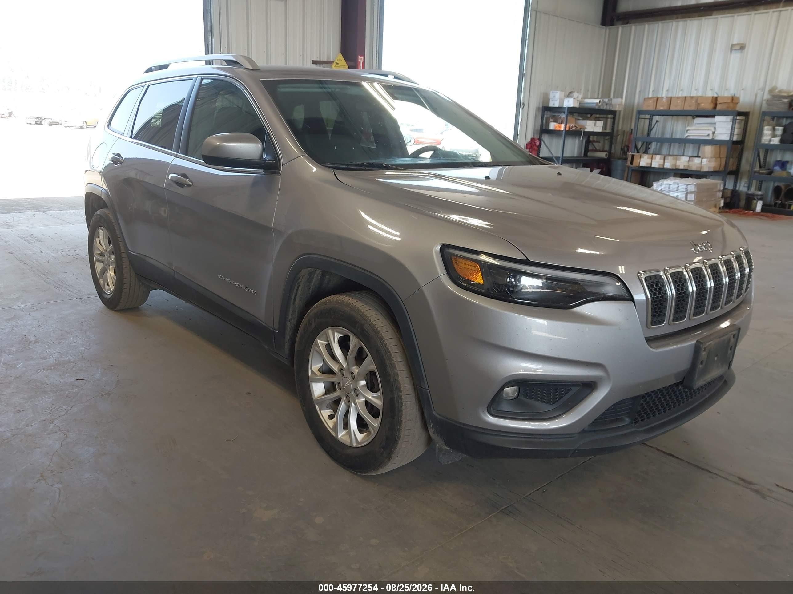 2019 Jeep Cherokee Latitude 4x4 Серебряный vin: 1C4PJMCB3KD464038