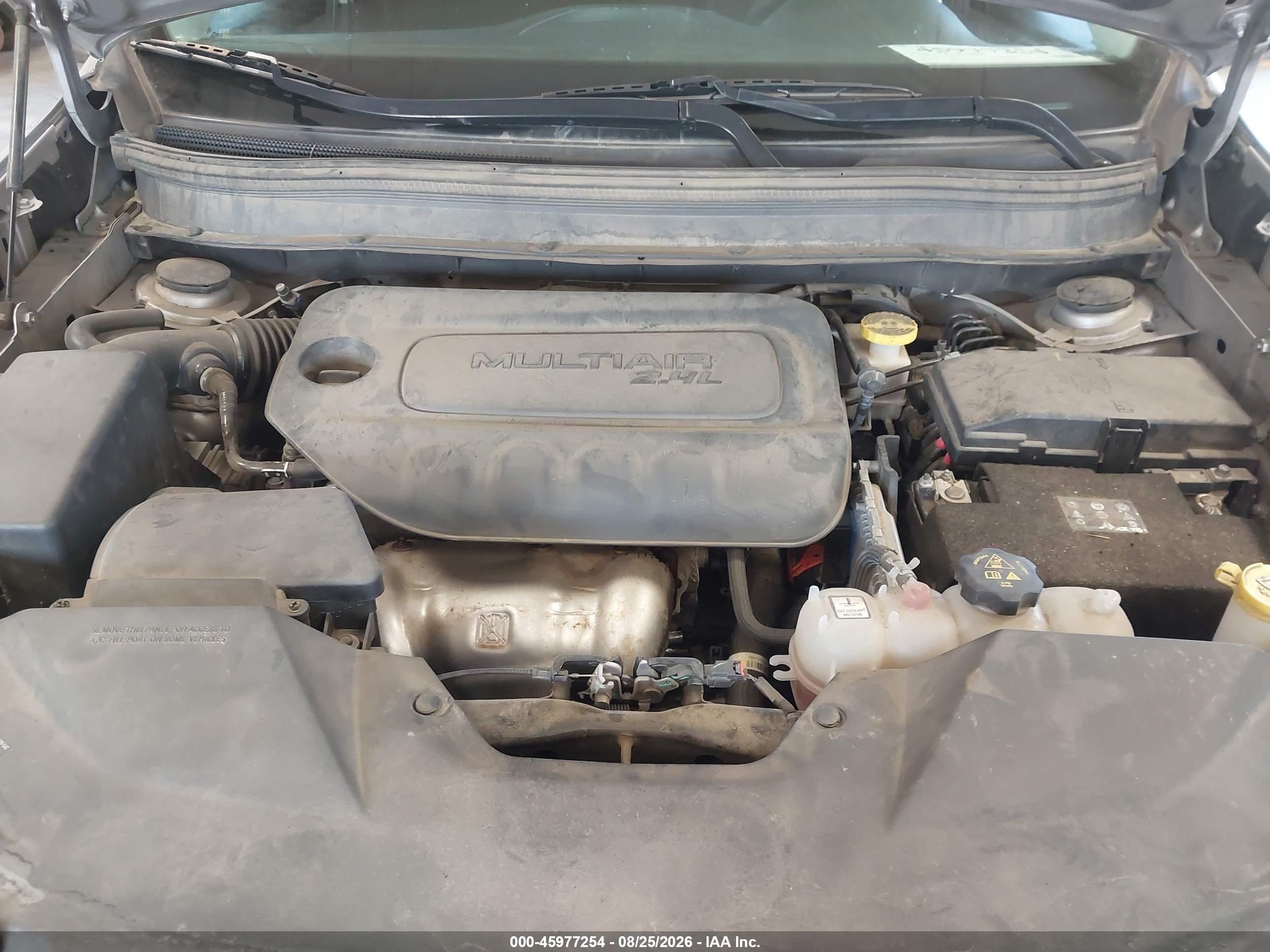 2019 Jeep Cherokee Latitude 4x4 Silver vin: 1C4PJMCB3KD464038