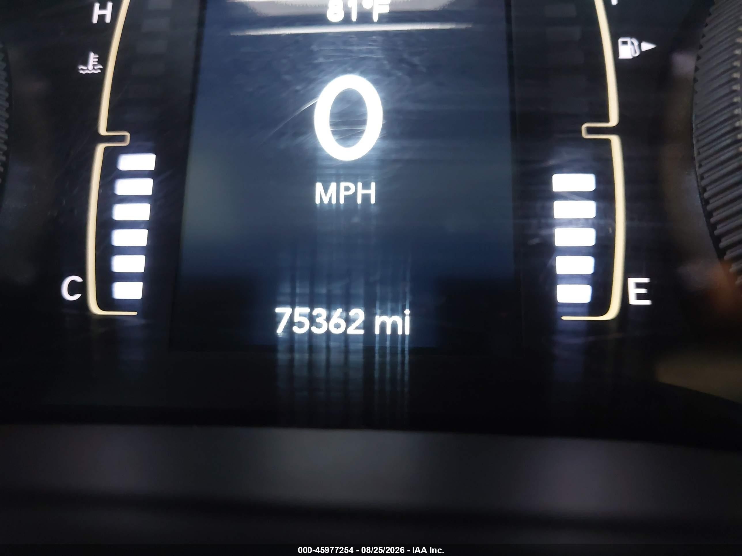 2019 Jeep Cherokee Latitude 4x4 Silver vin: 1C4PJMCB3KD464038