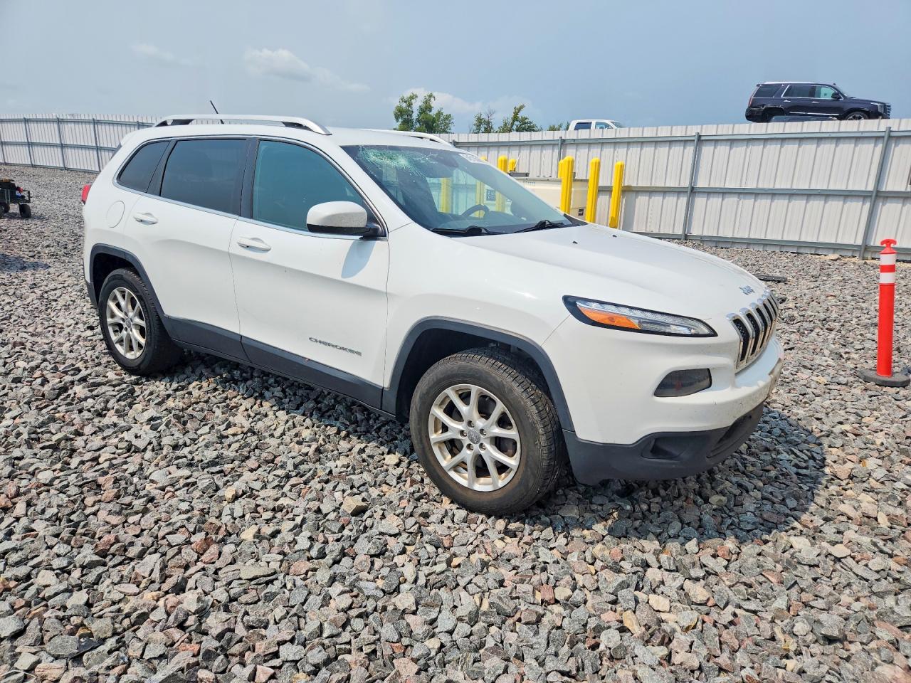 2014 Jeep Cherokee Latitude White vin: 1C4PJMCB4EW169071