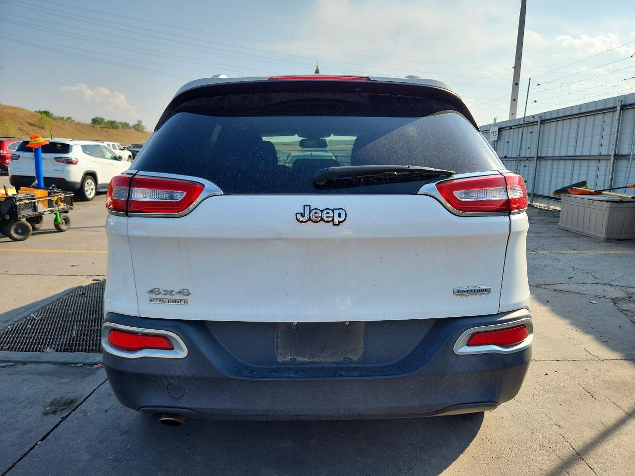 2014 Jeep Cherokee Latitude White vin: 1C4PJMCB4EW224795
