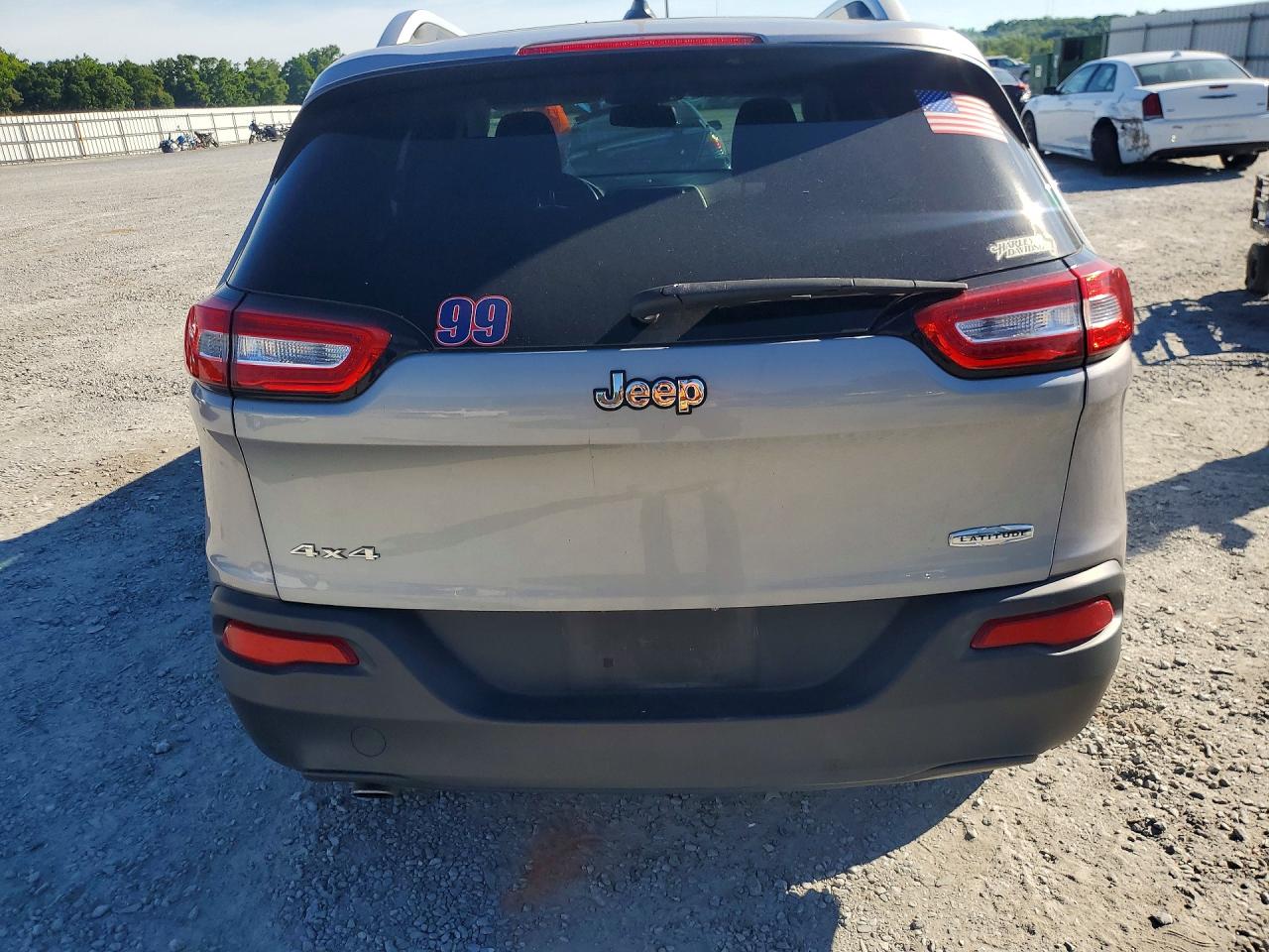 2014 Jeep Cherokee Latitude Silver vin: 1C4PJMCB4EW243816