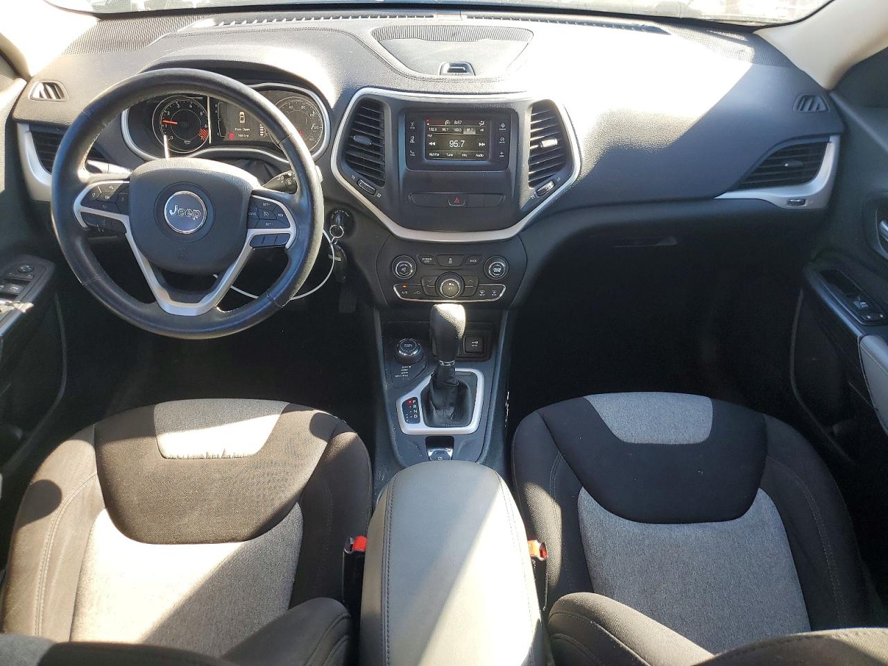 2014 Jeep Cherokee Latitude Silver vin: 1C4PJMCB4EW243816