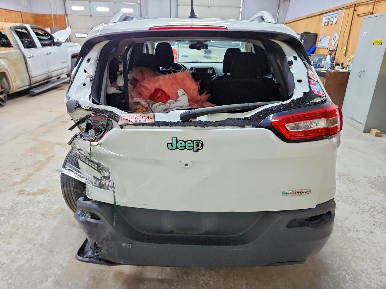 2014 Jeep Cherokee Latitude White vin: 1C4PJMCB4EW296225