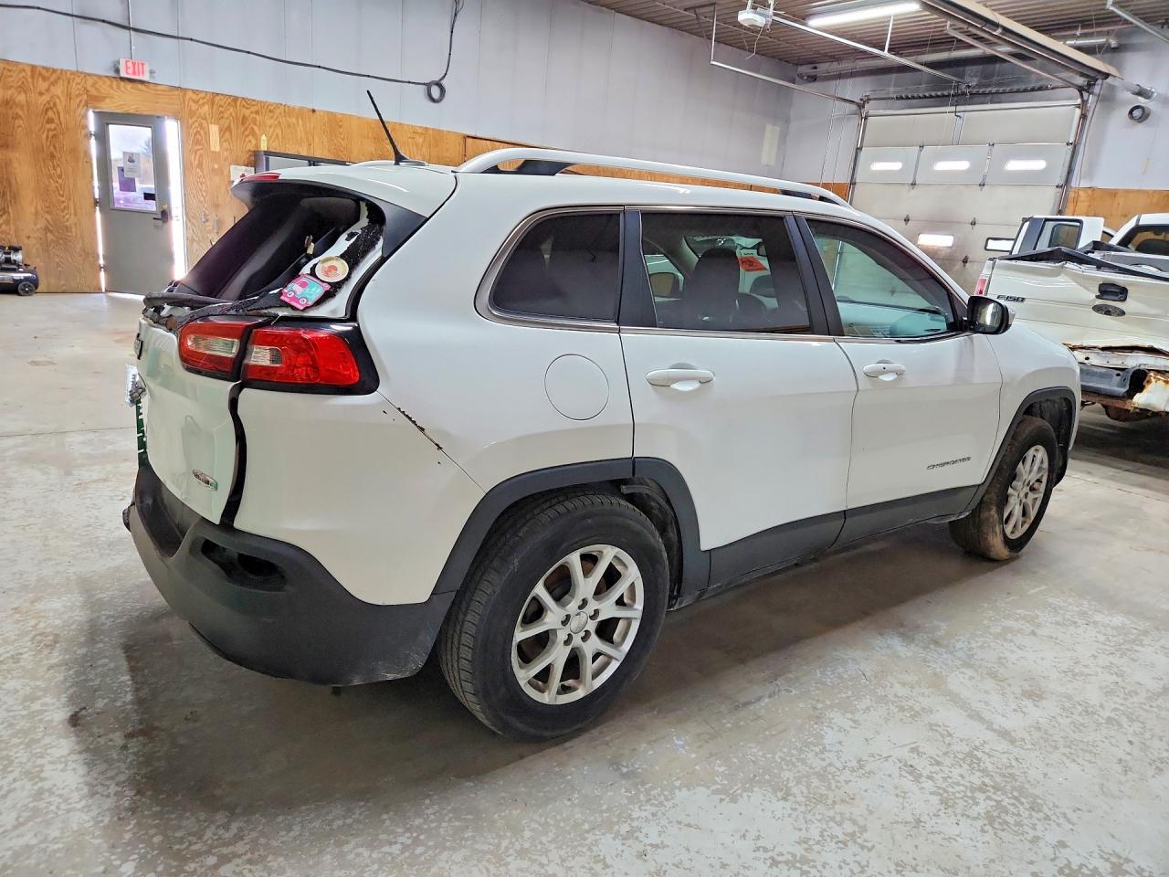 2014 Jeep Cherokee Latitude White vin: 1C4PJMCB4EW296225