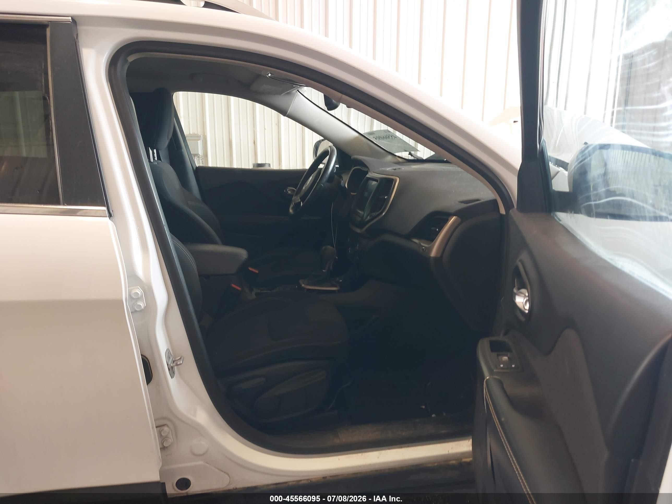2015 Jeep Cherokee North White vin: 1C4PJMCB4FW524077
