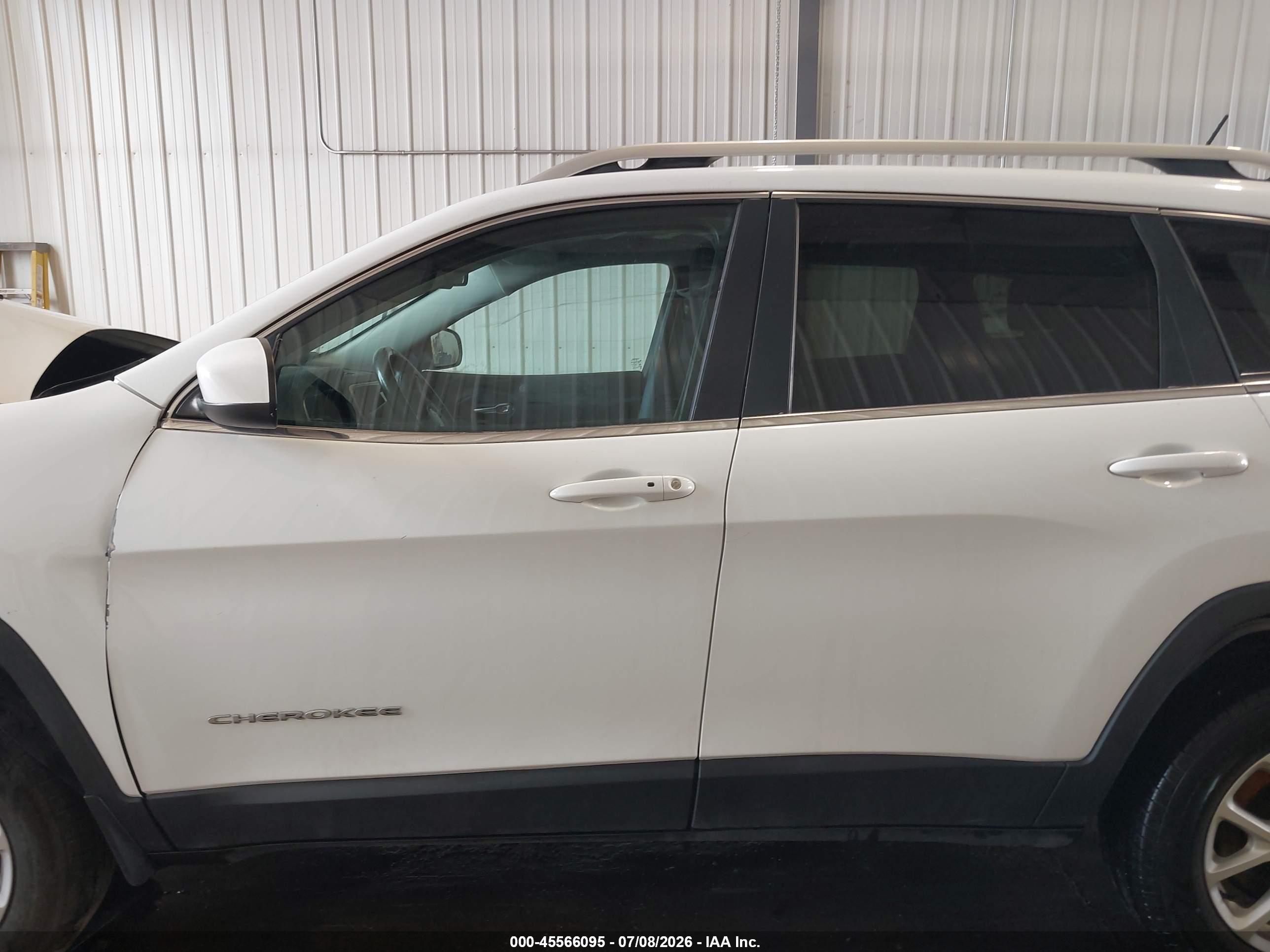 2015 Jeep Cherokee North White vin: 1C4PJMCB4FW524077