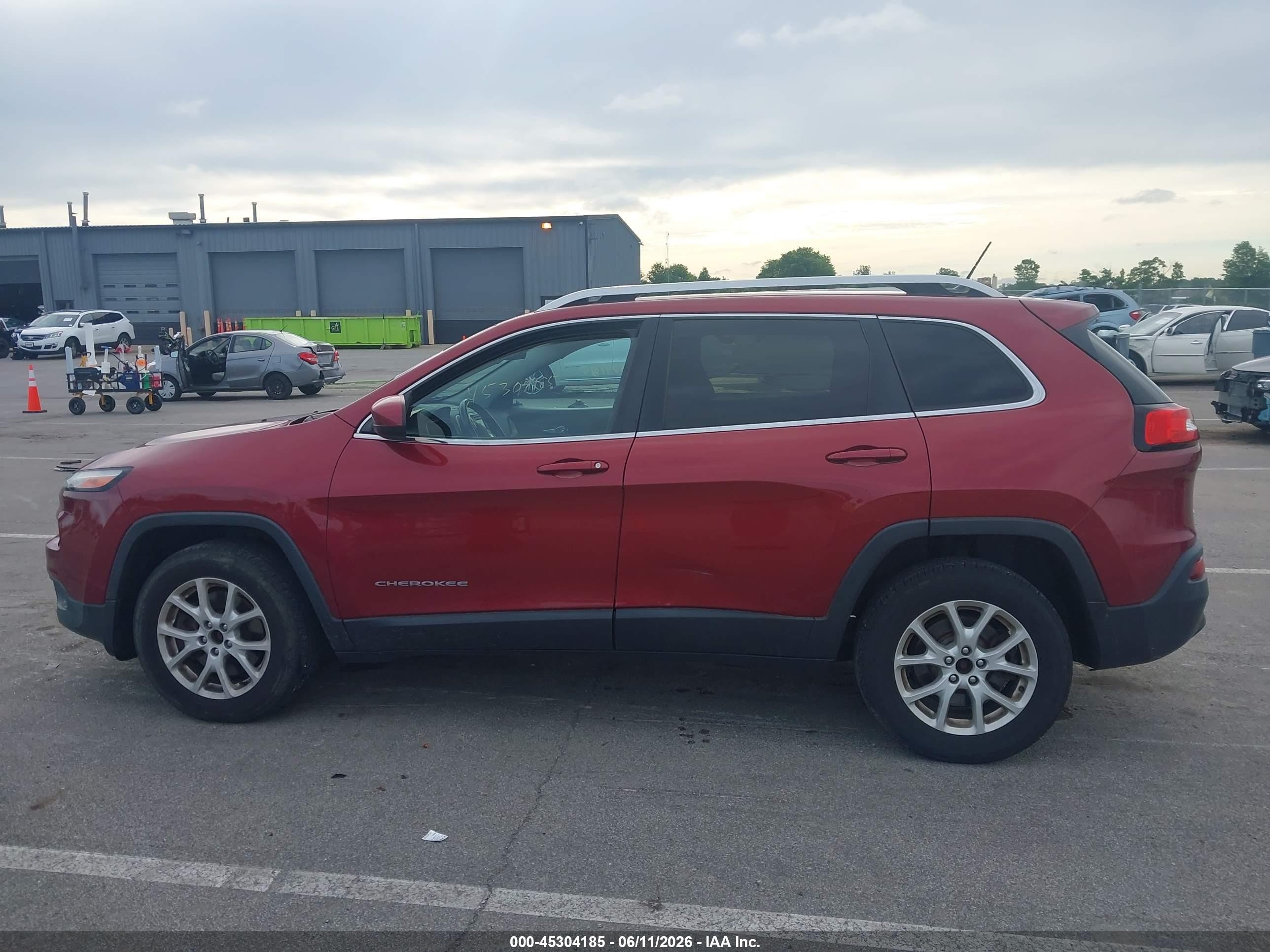 2015 Jeep Cherokee Latitude Red vin: 1C4PJMCB4FW569231