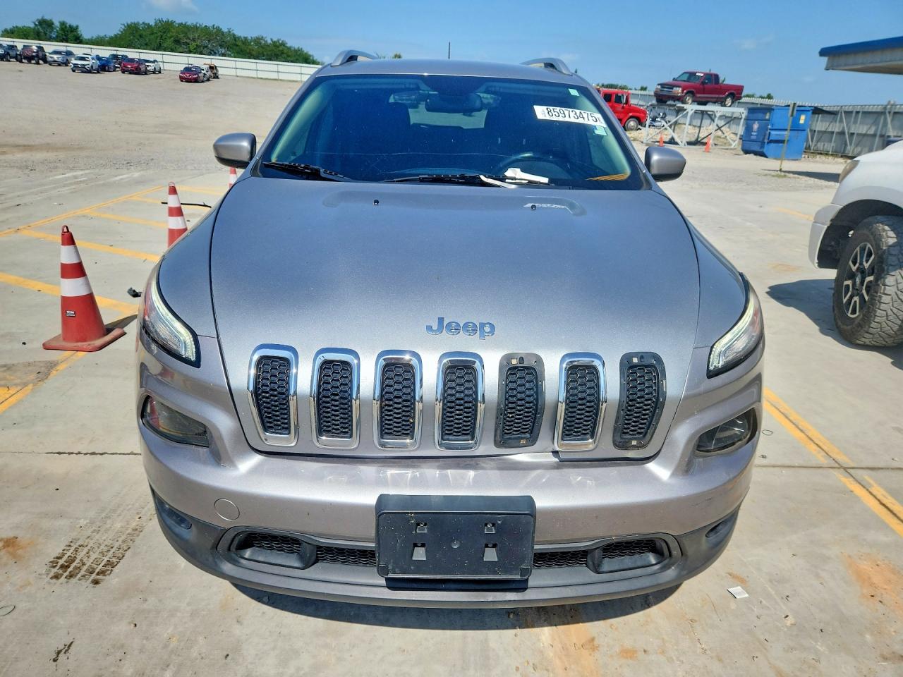 2015 Jeep Cherokee Latitude Silver vin: 1C4PJMCB4FW571688