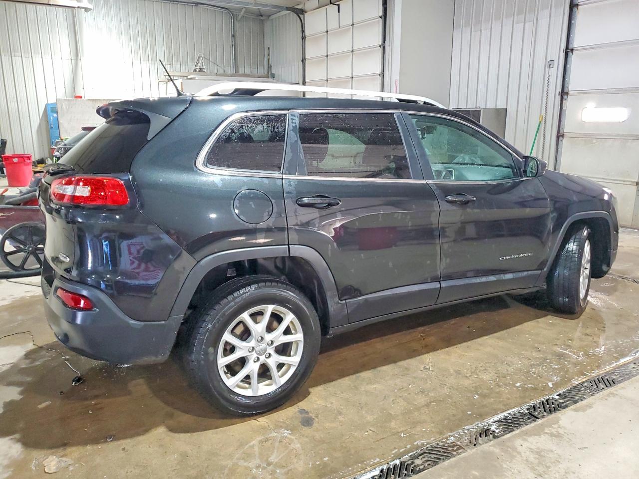 2015 Jeep Cherokee Latitude Черный vin: 1C4PJMCB4FW589334
