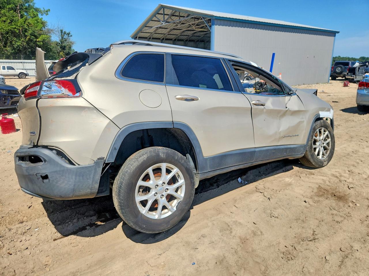 2015 Jeep Cherokee Latitude Tan vin: 1C4PJMCB4FW679227