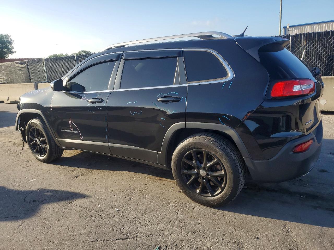 2015 Jeep Cherokee Latitude Black vin: 1C4PJMCB4FW715224