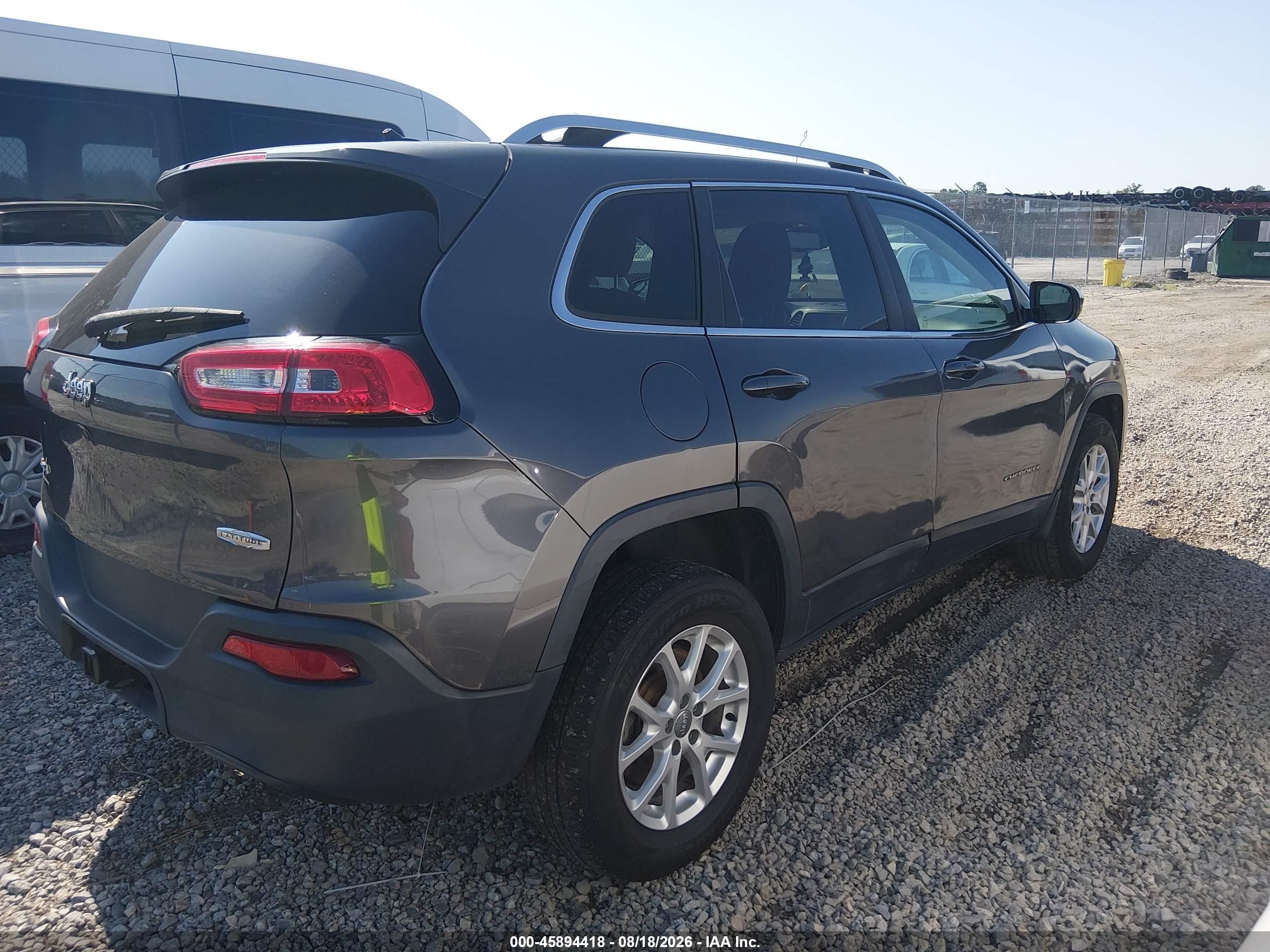 2015 Jeep Cherokee Latitude Brown vin: 1C4PJMCB4FW719497