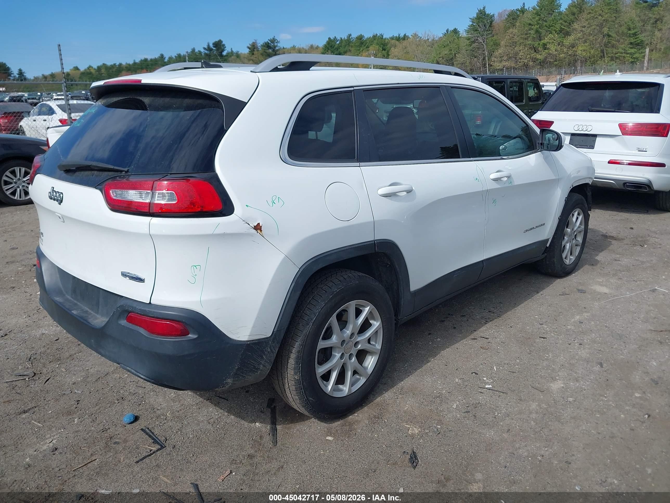 2015 Jeep Cherokee Latitude White vin: 1C4PJMCB4FW734548